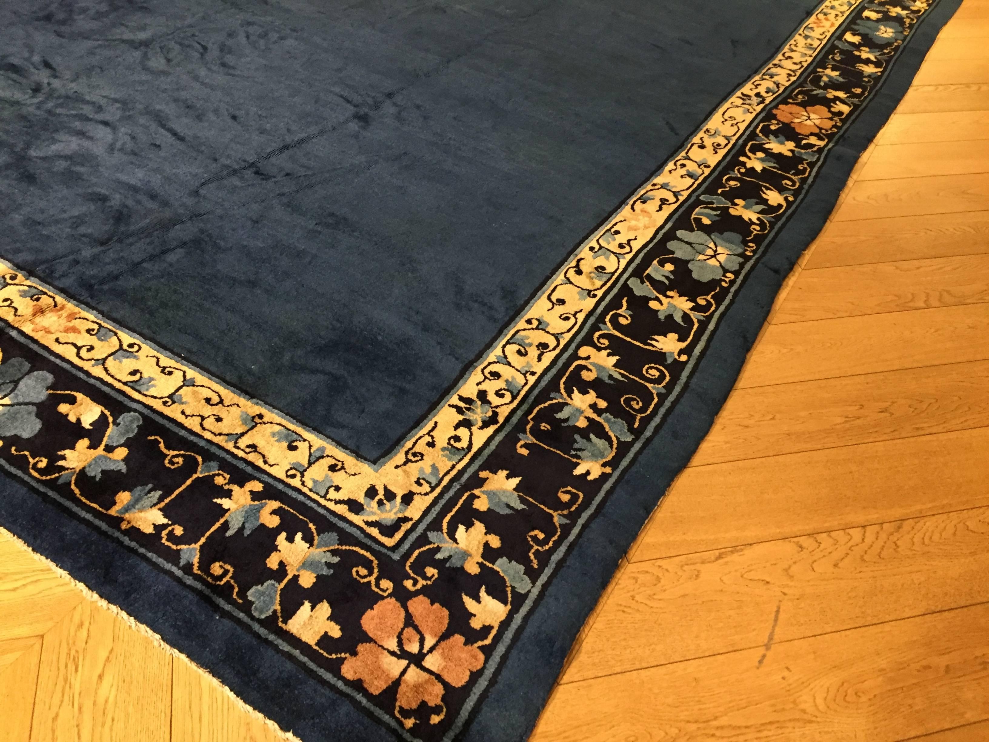 20th Century Blu with Flower Border Wool Peking Chinese Rug, 1920s For Sale 3