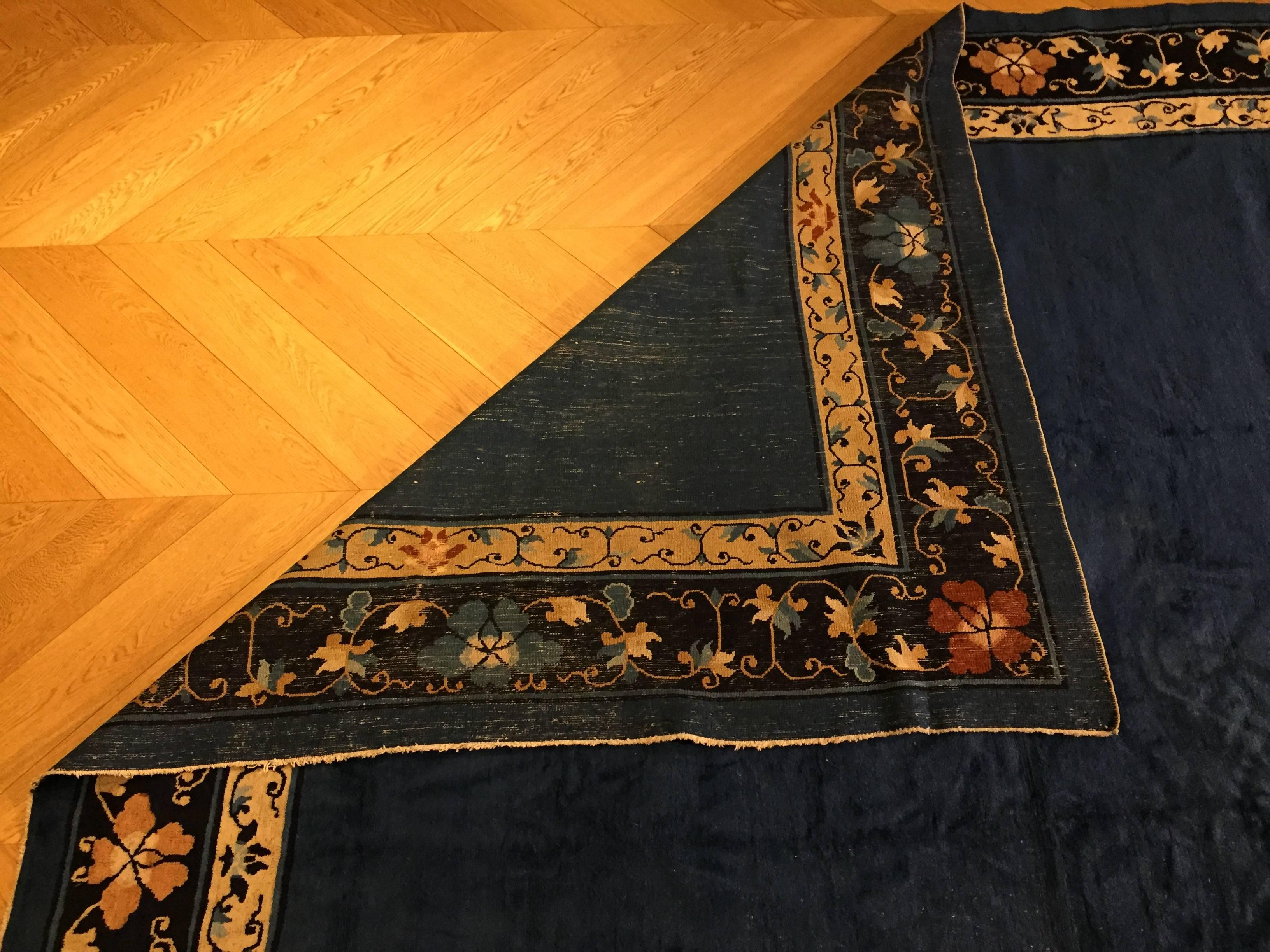 20th Century Blu with Flower Border Wool Peking Chinese Rug, 1920s For Sale 6