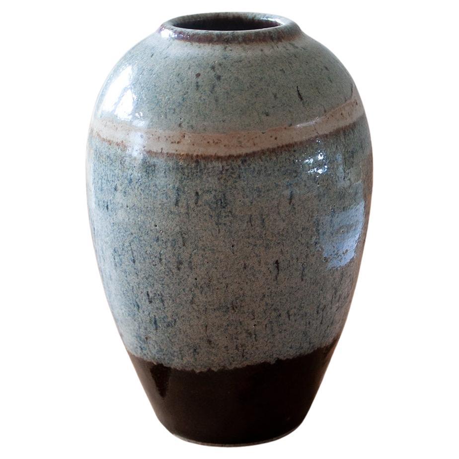 1960 Vaso provinciale francese in ceramica blu tornito a mano in vendita