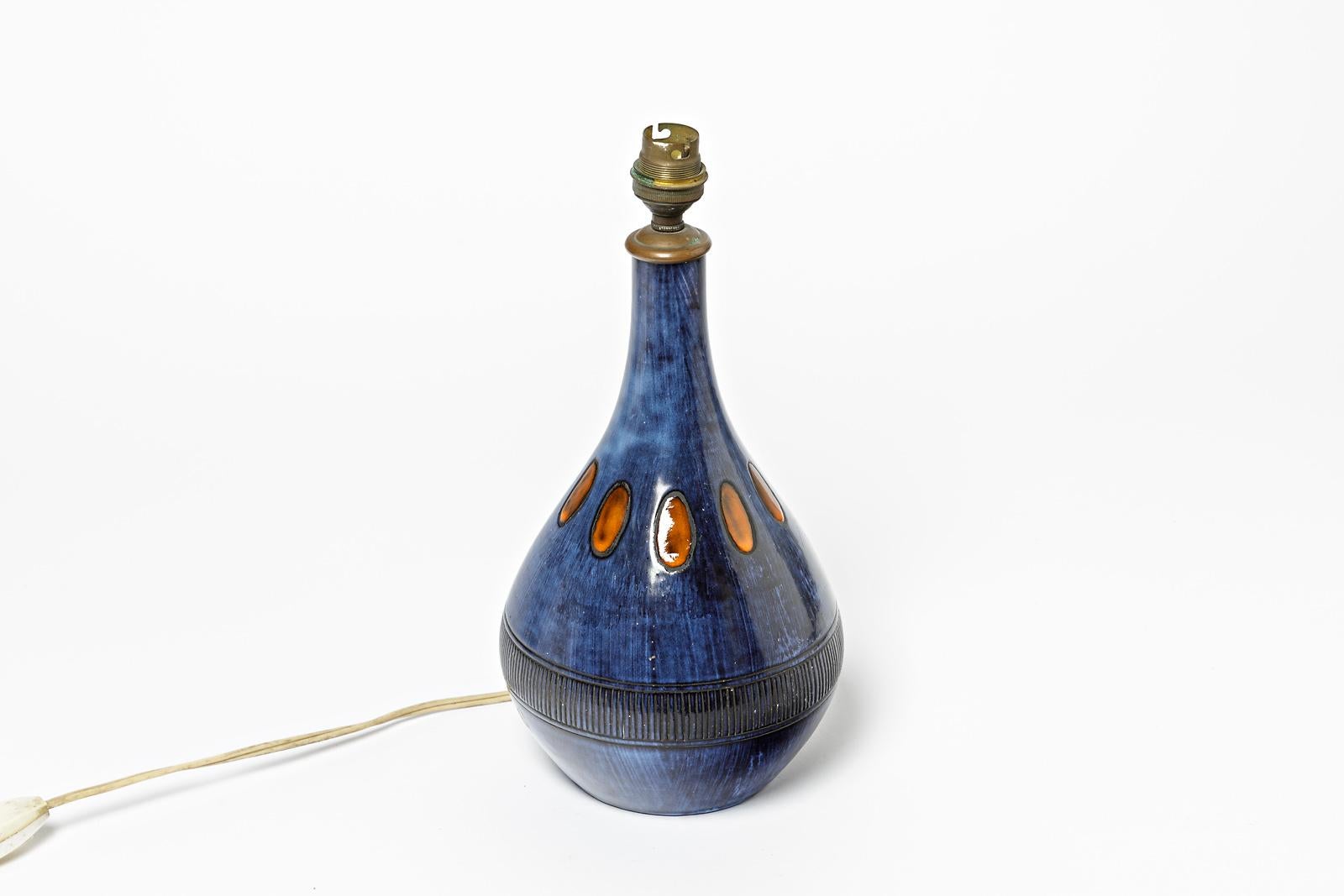 Français Lampe de table en céramique bleue et orange du XXe siècle par Guy Roland Marcy Vallauris en vente
