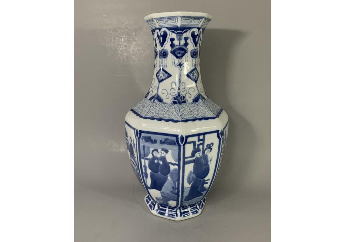Chinoiserie 20th Century Blue And White Chinese Porcelain Vase For Sale