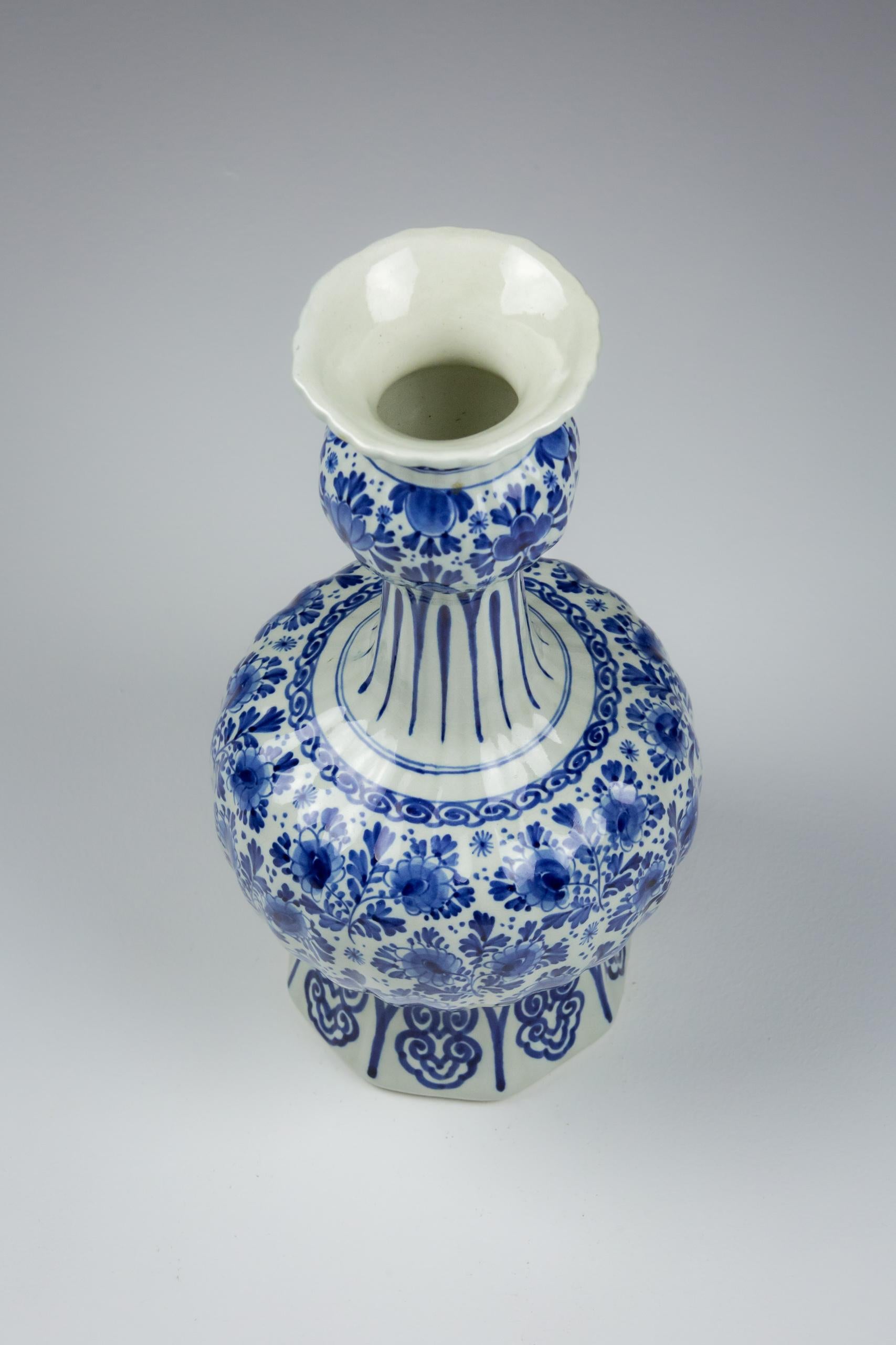 20th Century Blue and White Delft Knobbelvaas or Gourd Vase For Sale 1