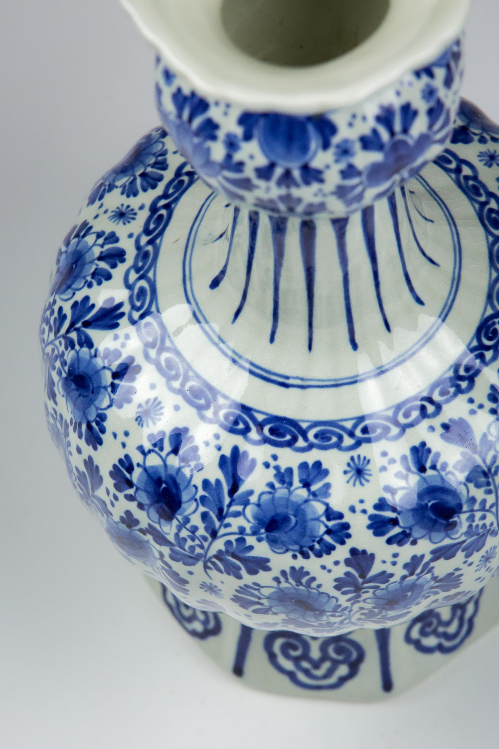 20th Century Blue and White Delft Knobbelvaas or Gourd Vase For Sale 2