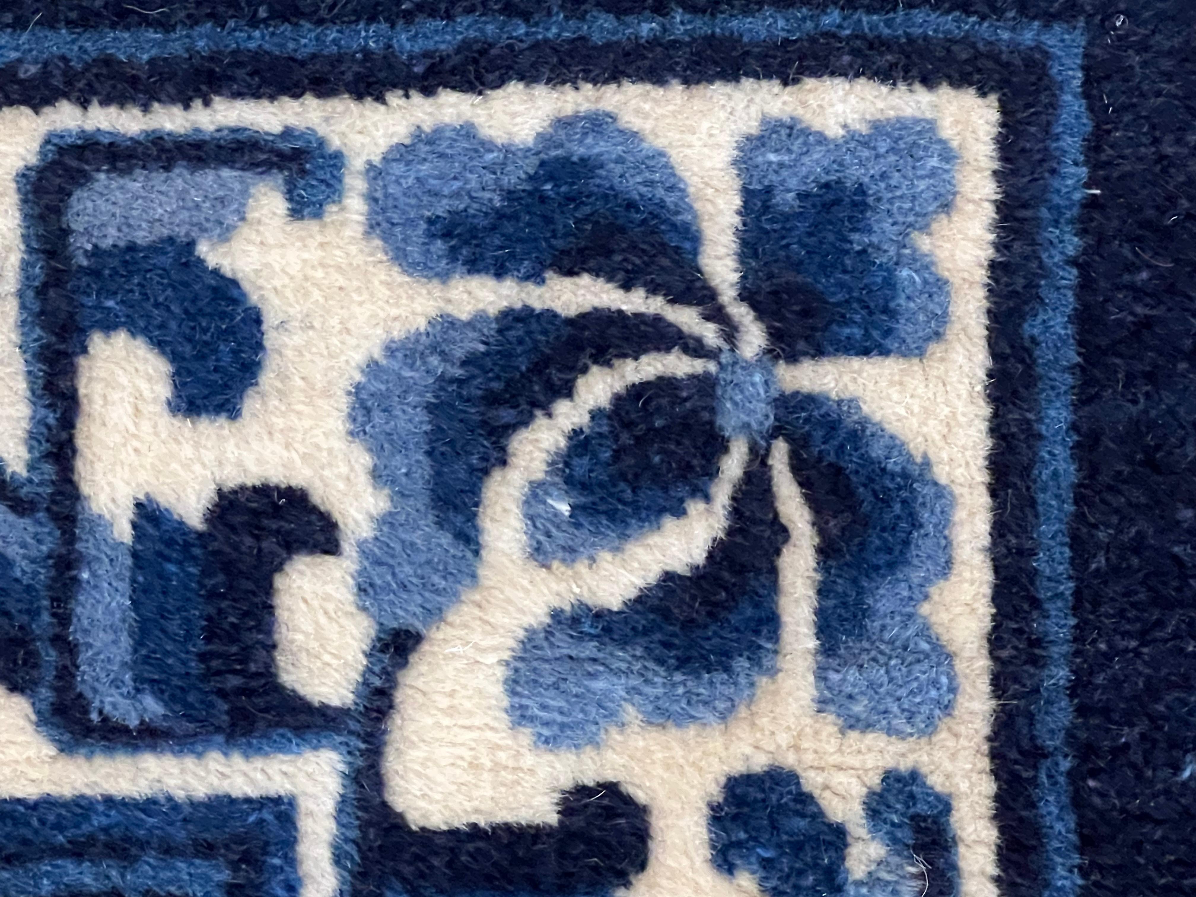 20th Century Blue and White Floreal Peking Chinese Handmade Rug, ca 1930 For Sale 7