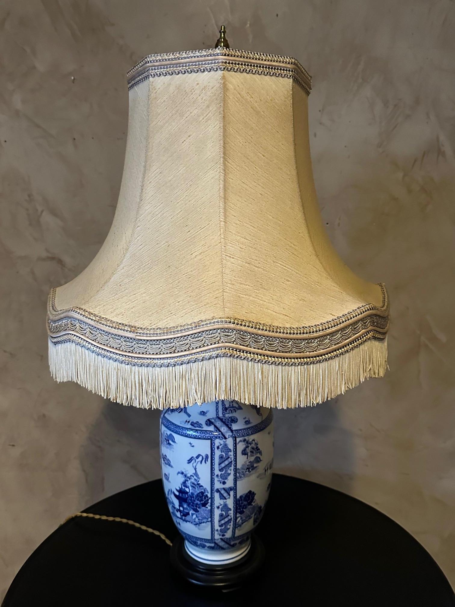 Mid-20th Century 20th century Blue and White Porcelain Chinese Table Lamp, 1950s For Sale