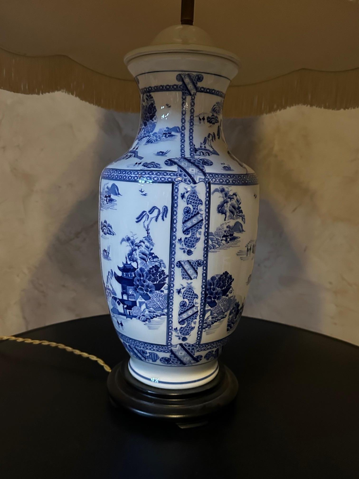 20th century Blue and White Porcelain Chinese Table Lamp, 1950s For Sale 1