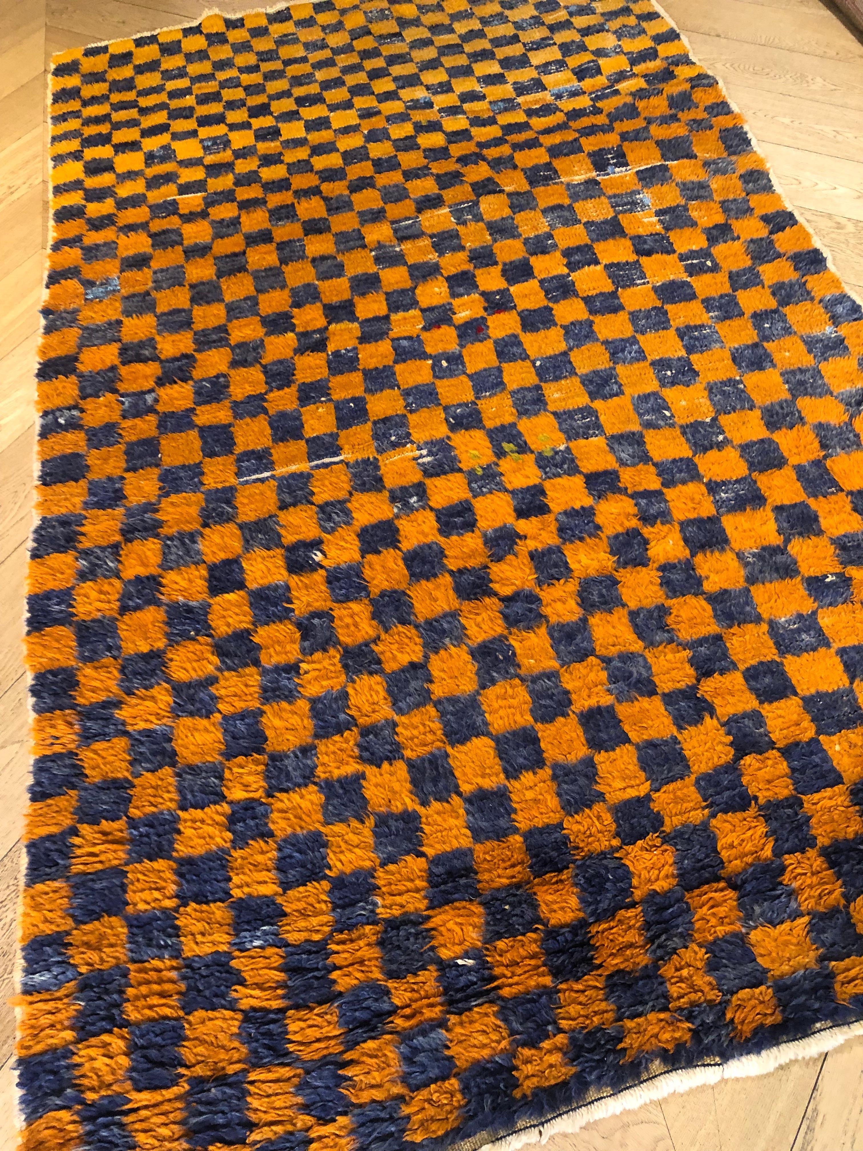 20th Century Blue and Yellow Chess Design Turkish Tulu Rug, Ca 1950 In Good Condition In Firenze, IT