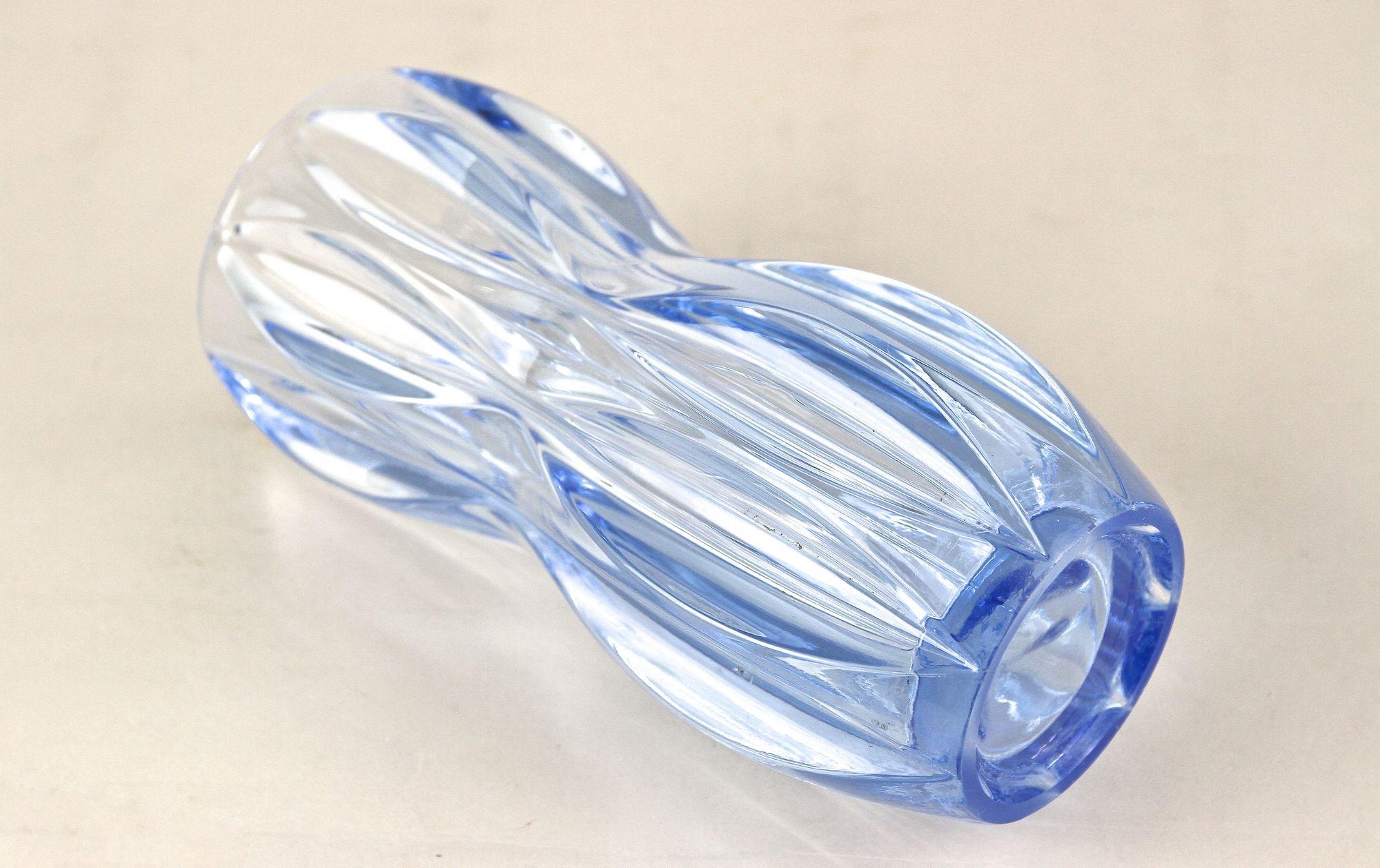 Vase en verre bleu Art déco du 20e siècle, Autriche vers 1920 en vente 4
