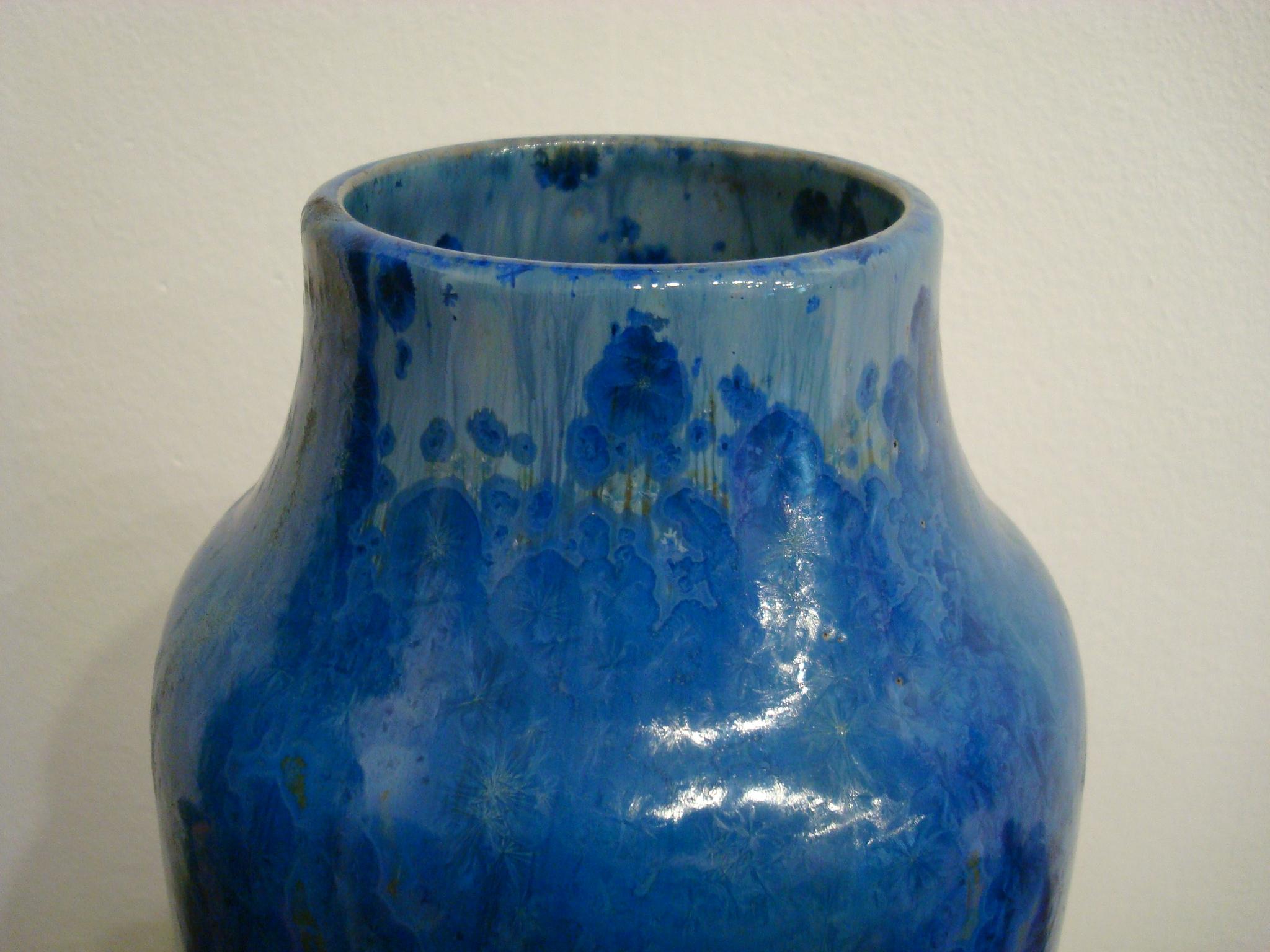 vase à fleurs en poterie de Pierrefonds bleu:: années 1900 en vente 2