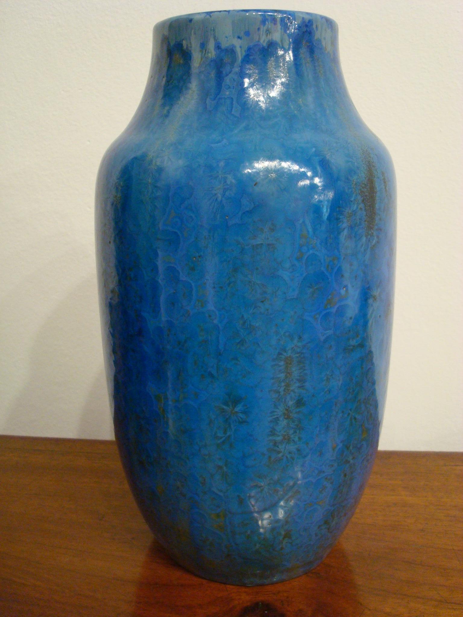 vase à fleurs en poterie de Pierrefonds bleu:: années 1900 en vente 3