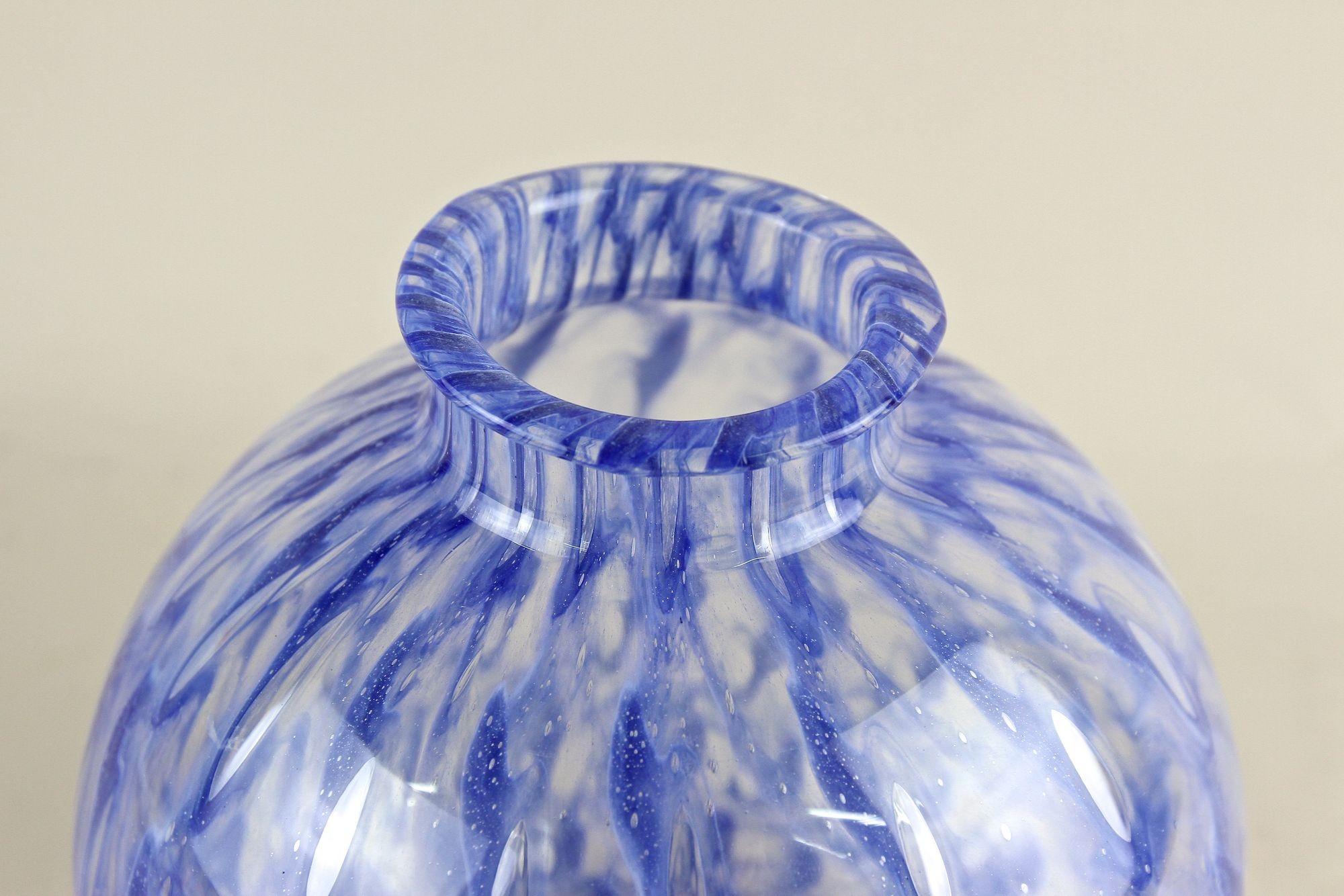 Vase Ball and Ball en verre Murano bleu du 20e siècle, Modernité du milieu du siècle, Italie vers 1970 en vente 3
