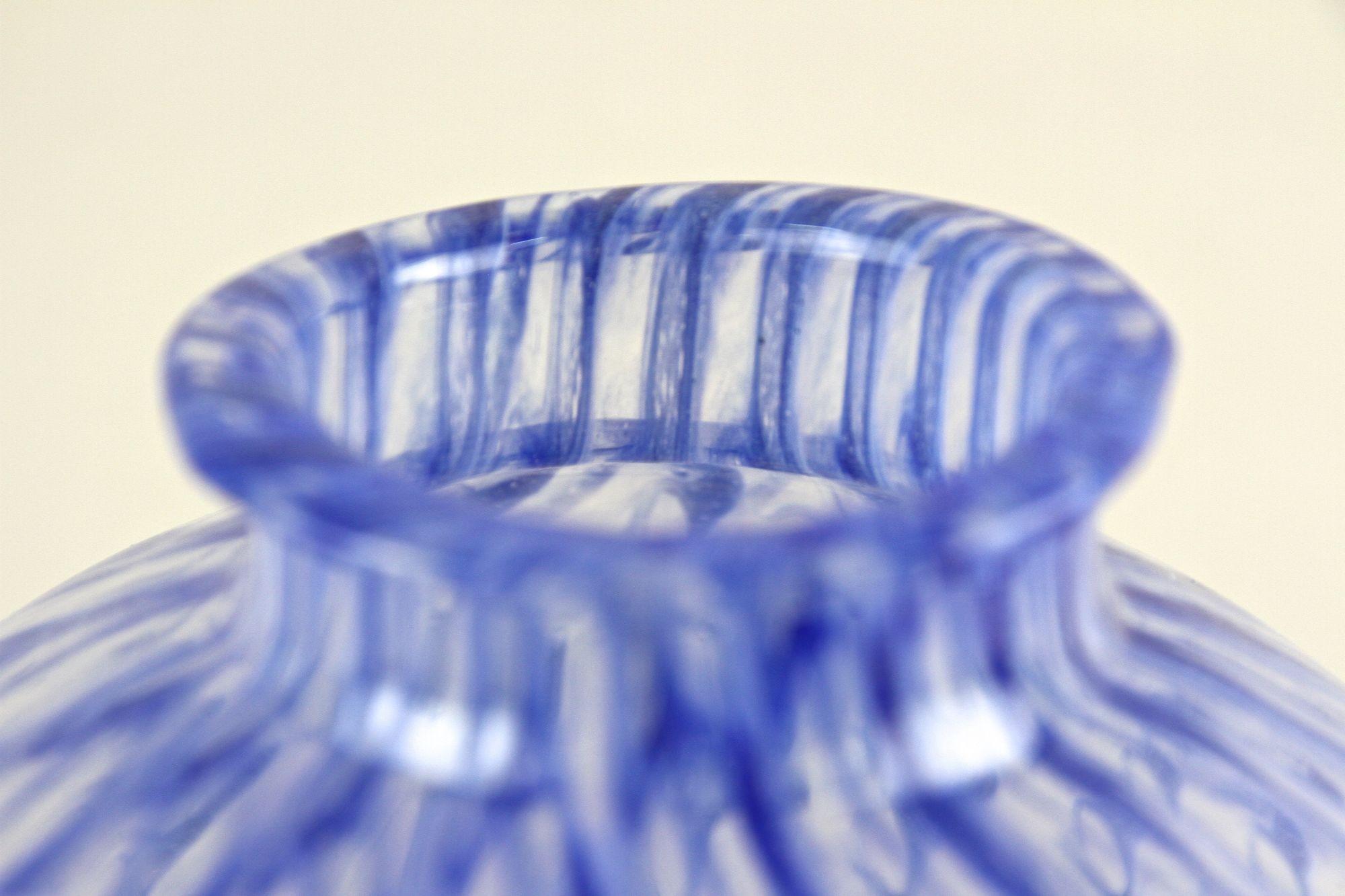 Fait main Vase Ball and Ball en verre Murano bleu du 20e siècle, Modernité du milieu du siècle, Italie vers 1970 en vente