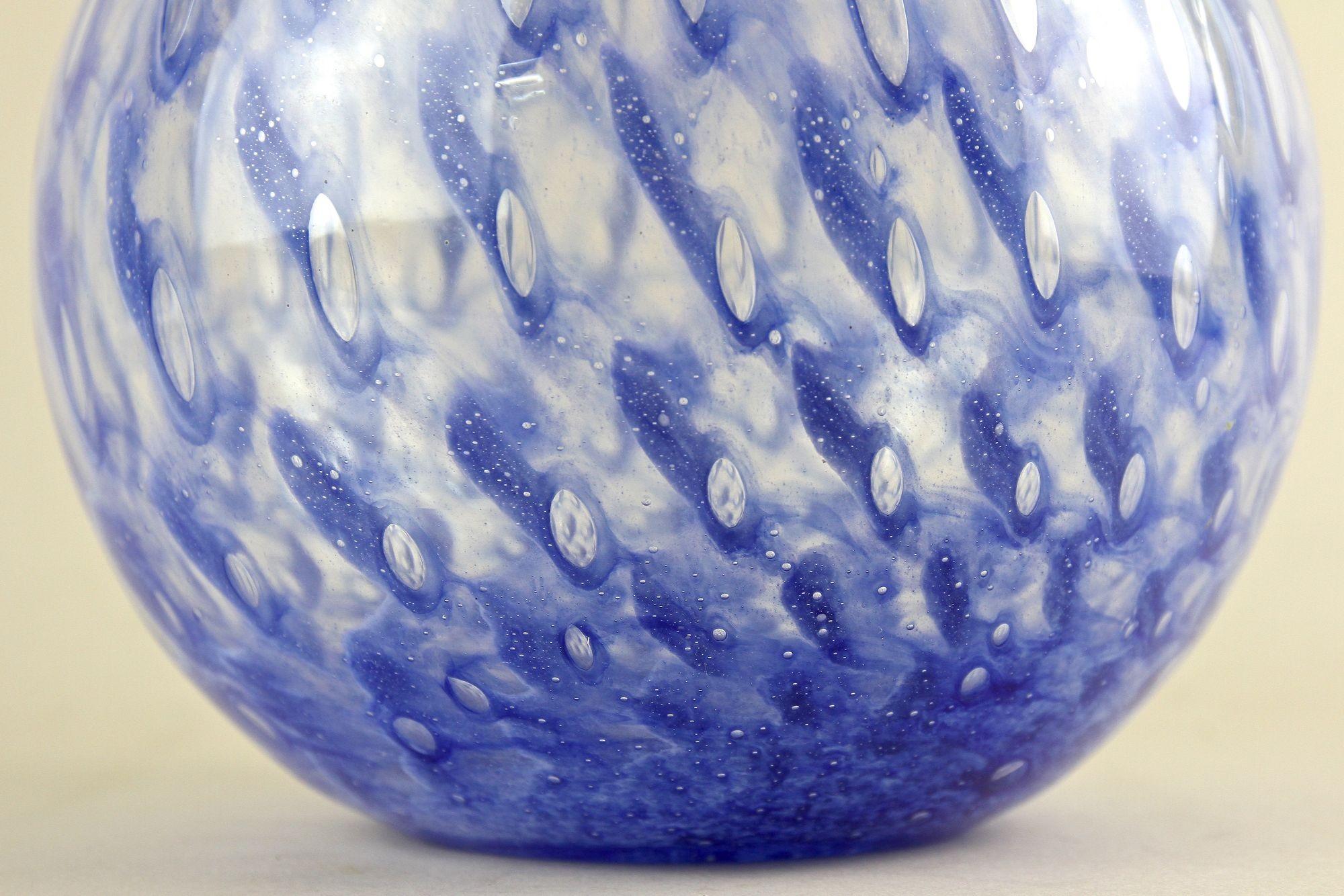 Verre de Murano Vase Ball and Ball en verre Murano bleu du 20e siècle, Modernité du milieu du siècle, Italie vers 1970 en vente