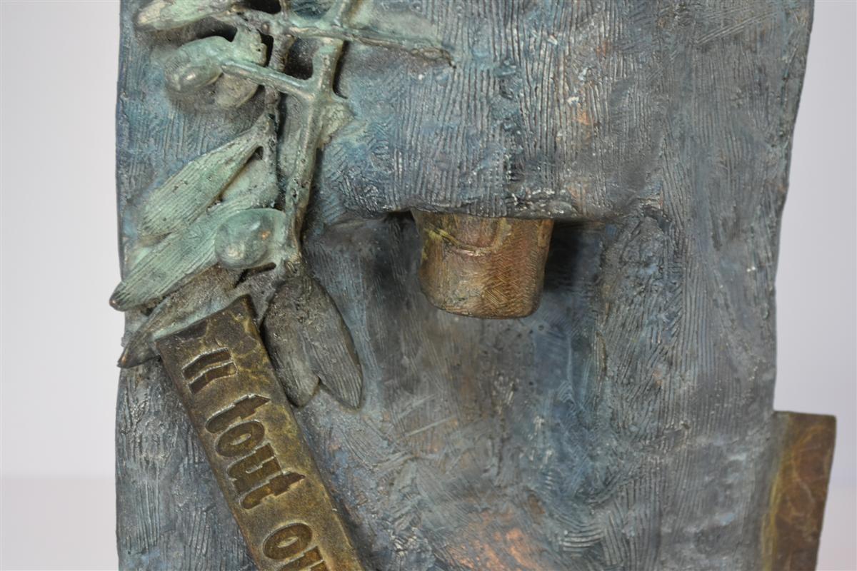 Blaue Patina und Medaillon-Bronze-Skulptur des 20. Jahrhunderts von Tomek (Französisch) im Angebot