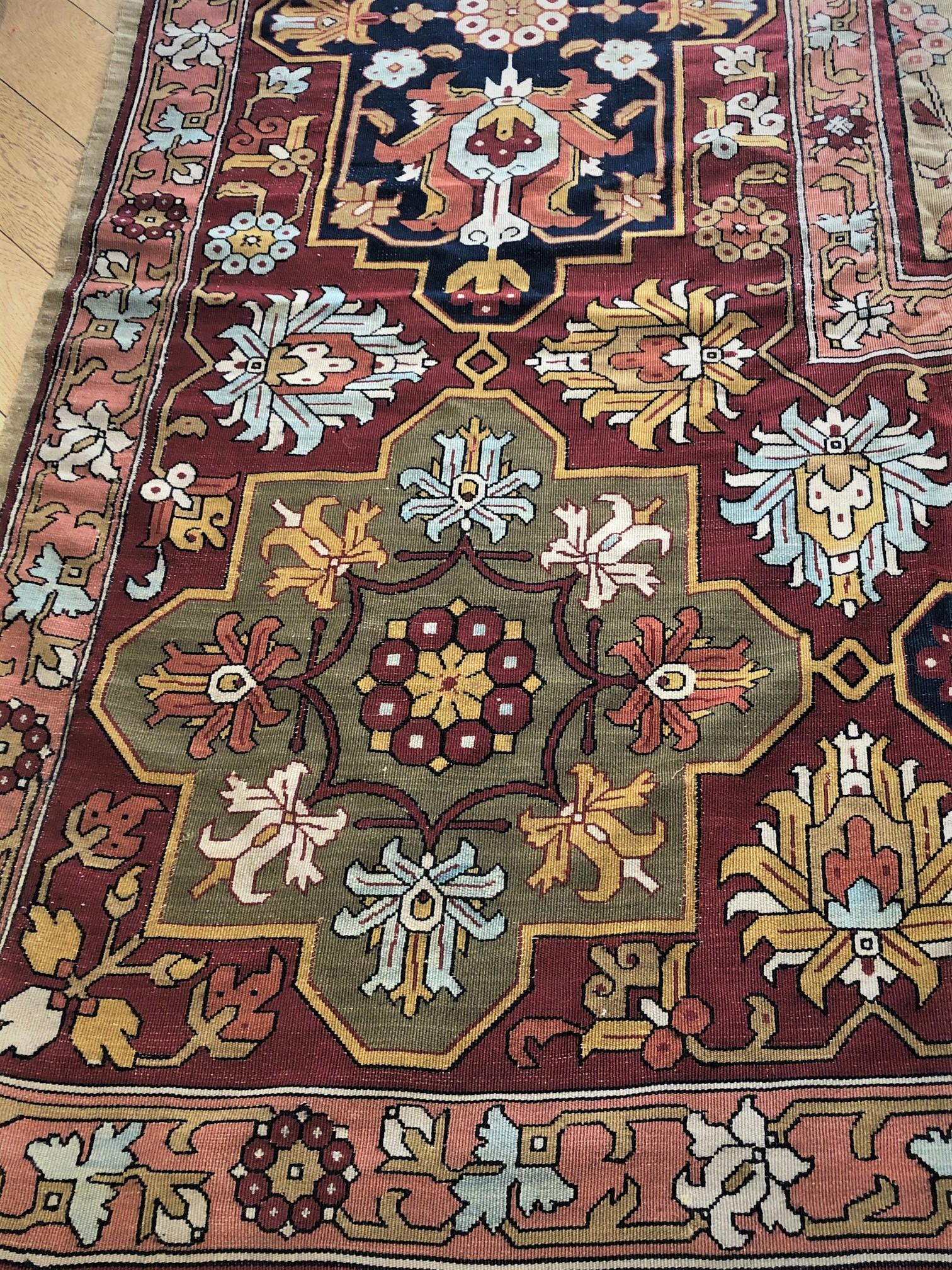 20th Century Blue Red Gold Pink Flat-Weave Medallions Indian Rug, circa 1920 For Sale 7