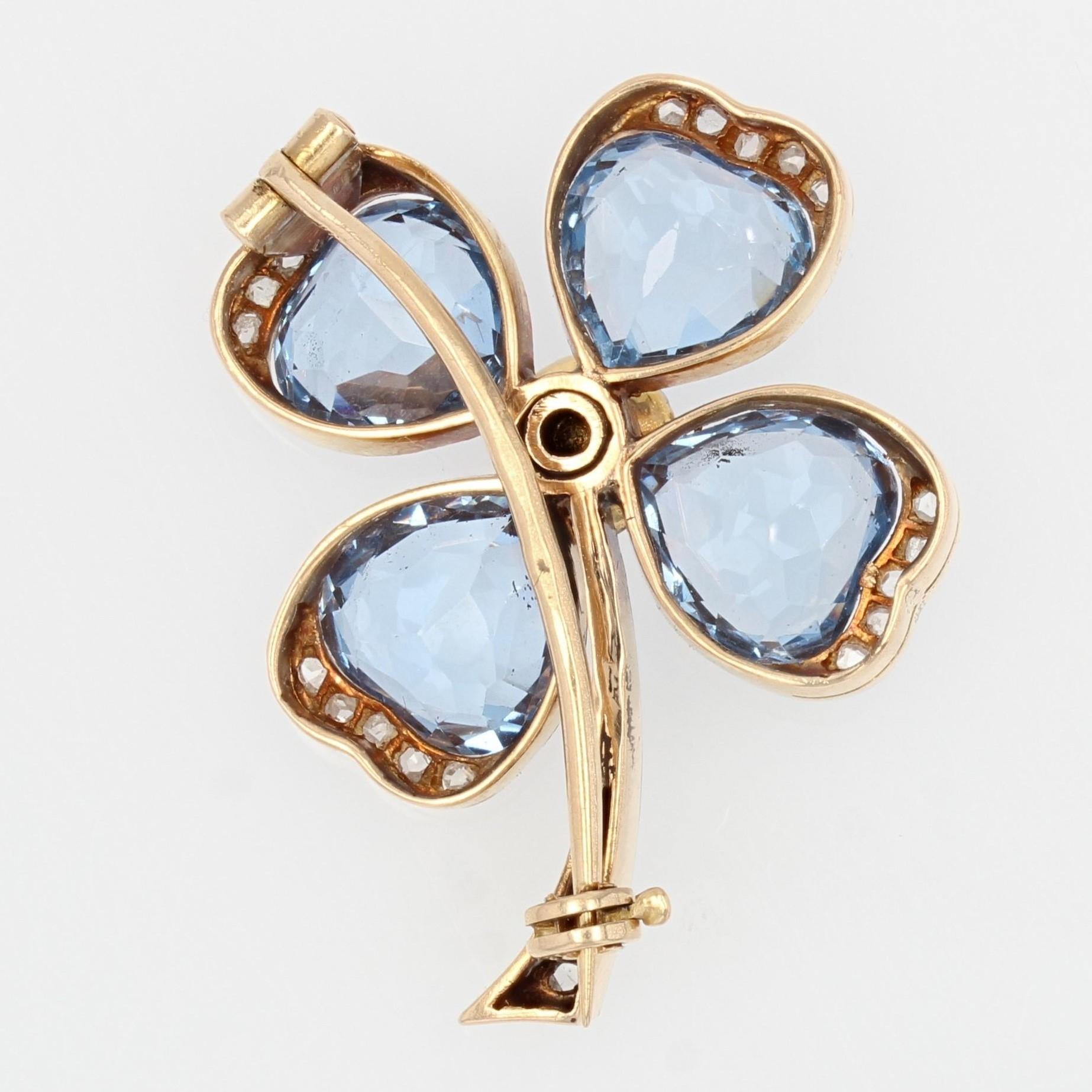 20e siècle Spinelles bleues Diamants Or jaune 18 carats Broche en forme de trèfle en vente 6