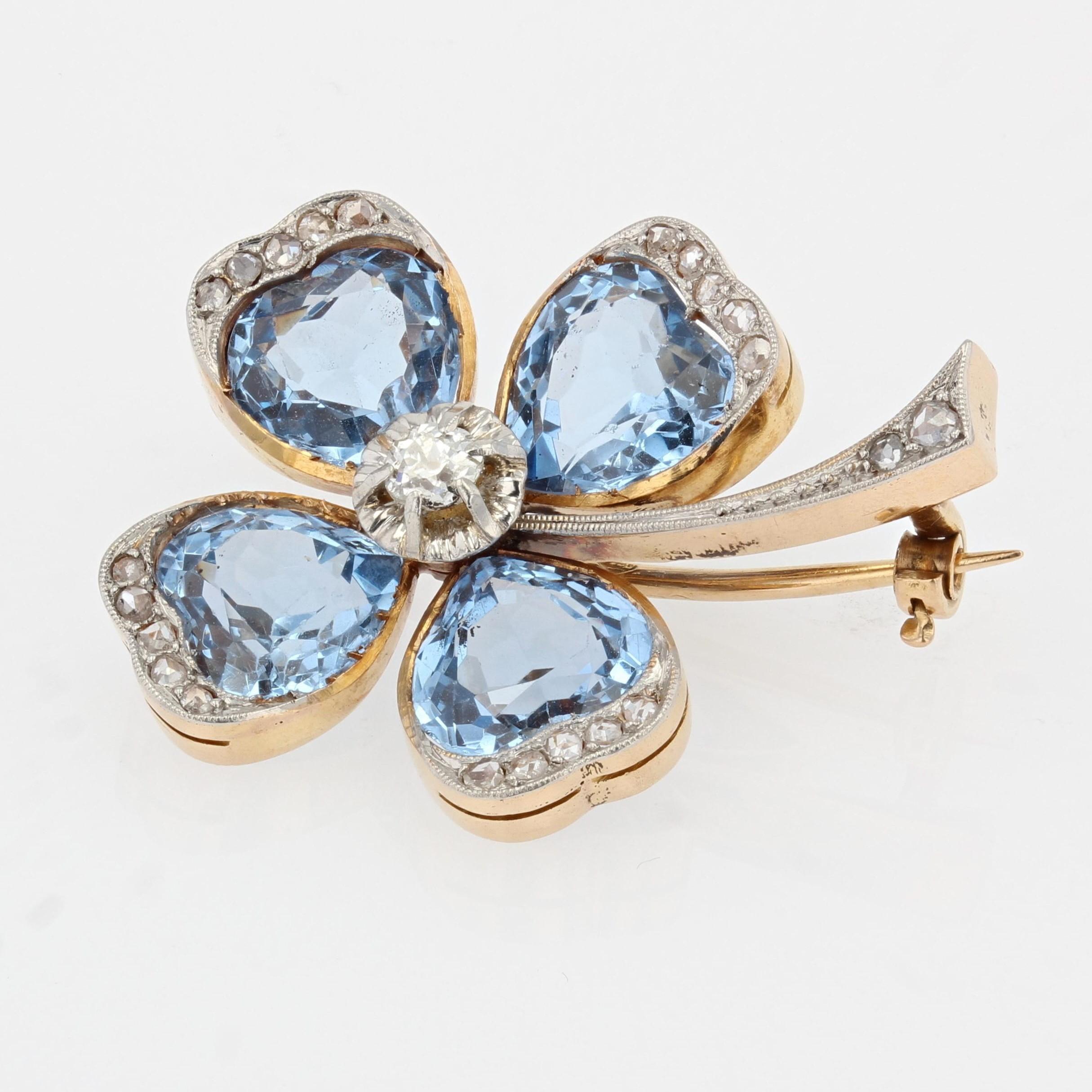 Belle Époque 20th Century Blue Spinels Diamonds 18 Karat Yellow Gold Clover Shape Brooch For Sale