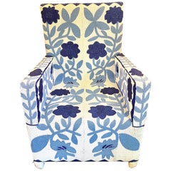 Sedia da cerimonia africana con perline a mano bianche e blu del XX secolo