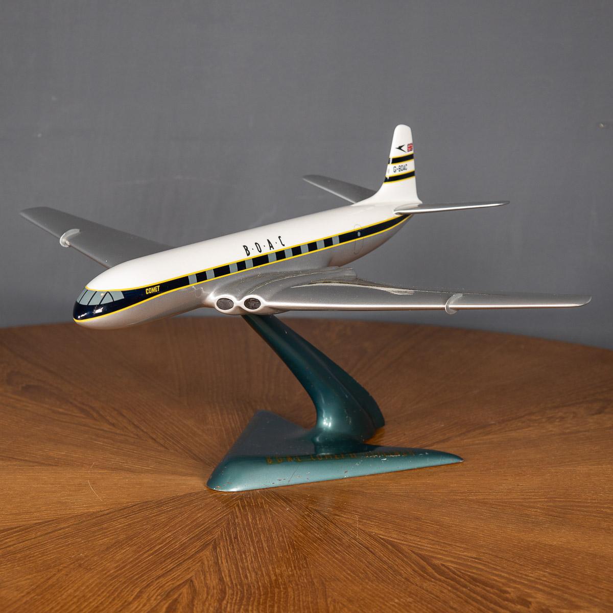 A stunning model of an Airplane (BOAC Comet 11, Jetliner), made of aluminium & hand painted, crafter to the last detail.

Condition
In great condition - just general wear.

Size
Width: 40cm
Depth: 48cm (wingspan)
Height: 24cm.