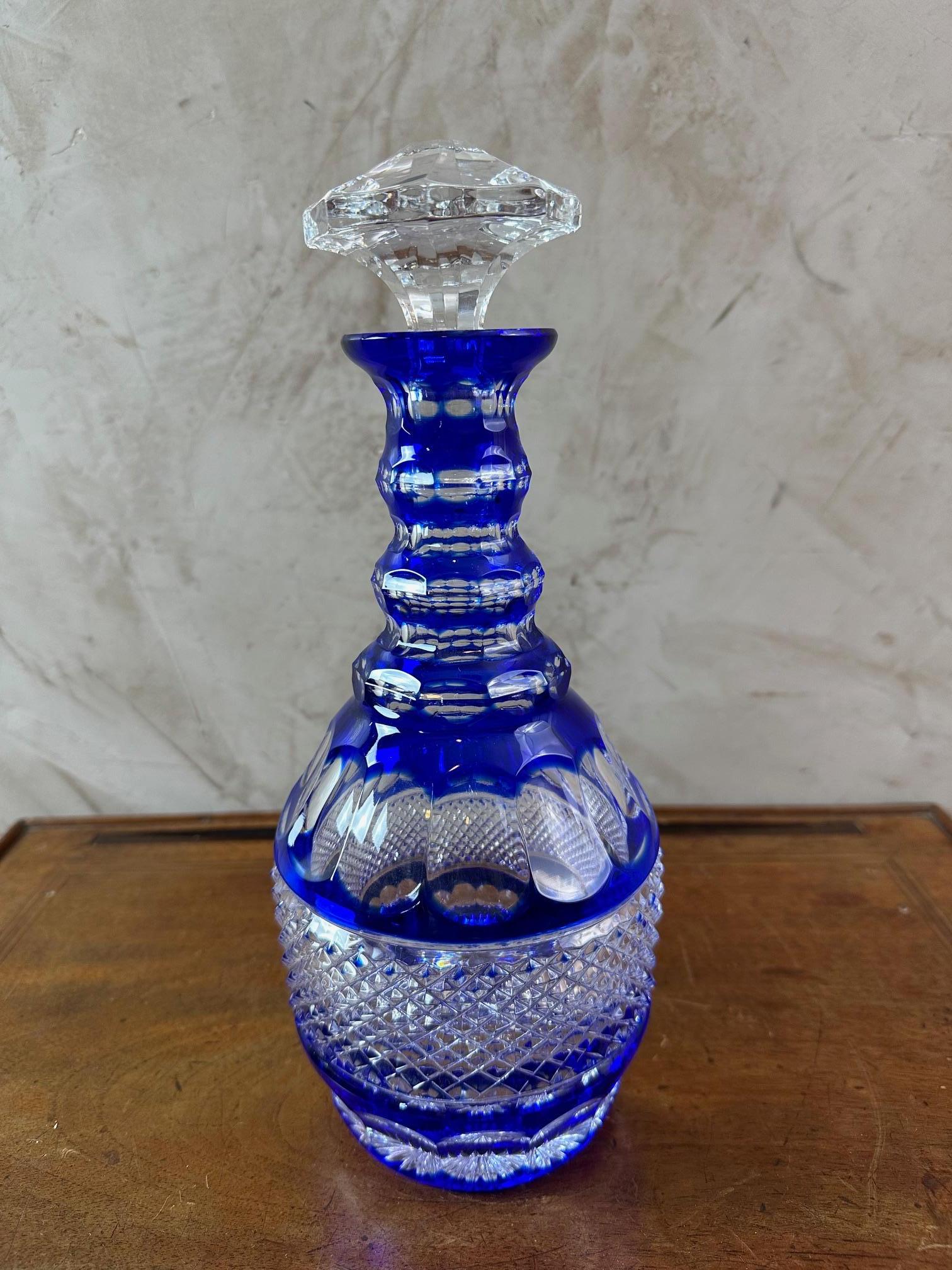 Polonais Carafe à whisky en cristal bleu Bohemia du 20e siècle, années 1950 en vente
