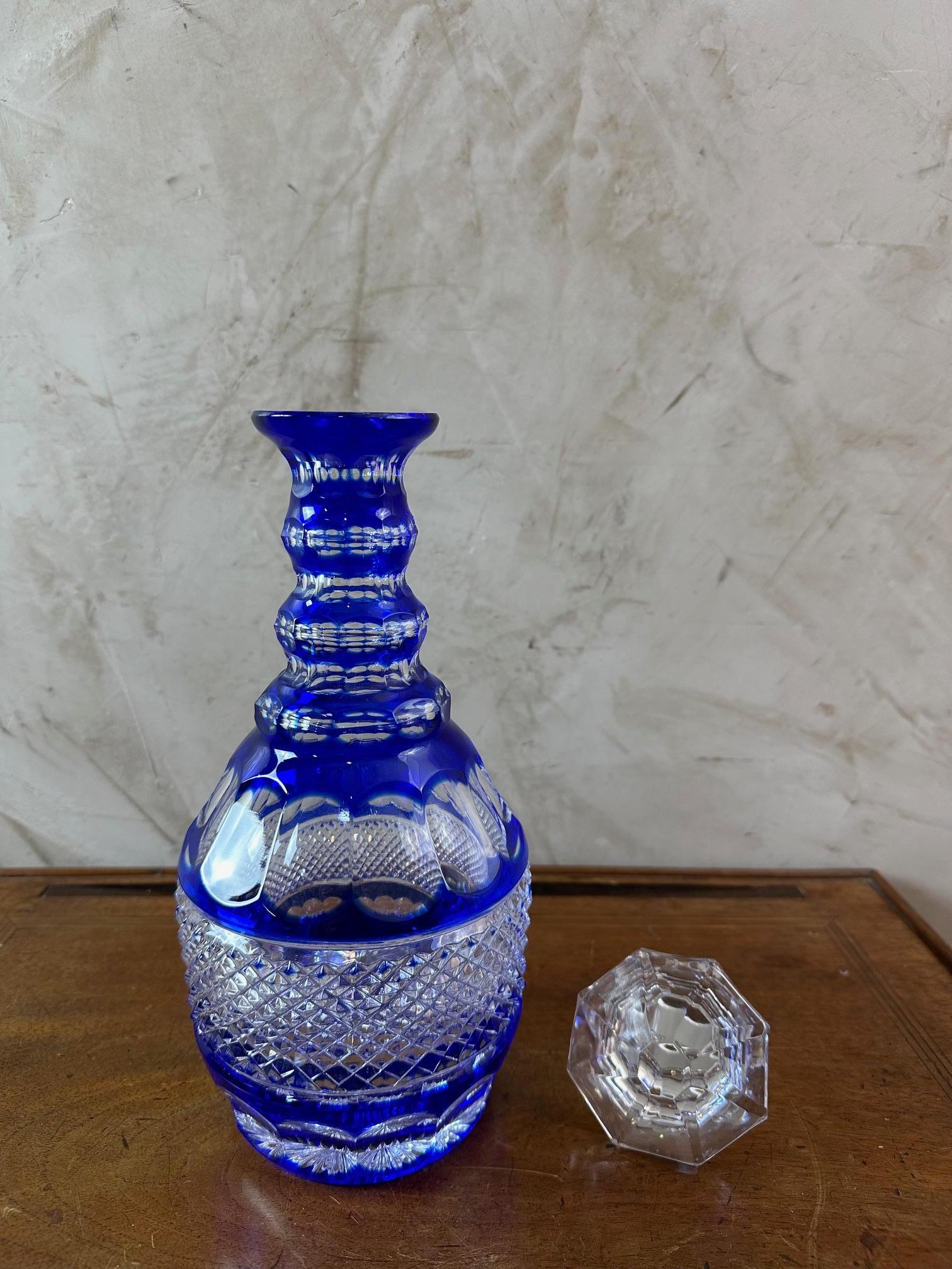 Cristal Carafe à whisky en cristal bleu Bohemia du 20e siècle, années 1950 en vente