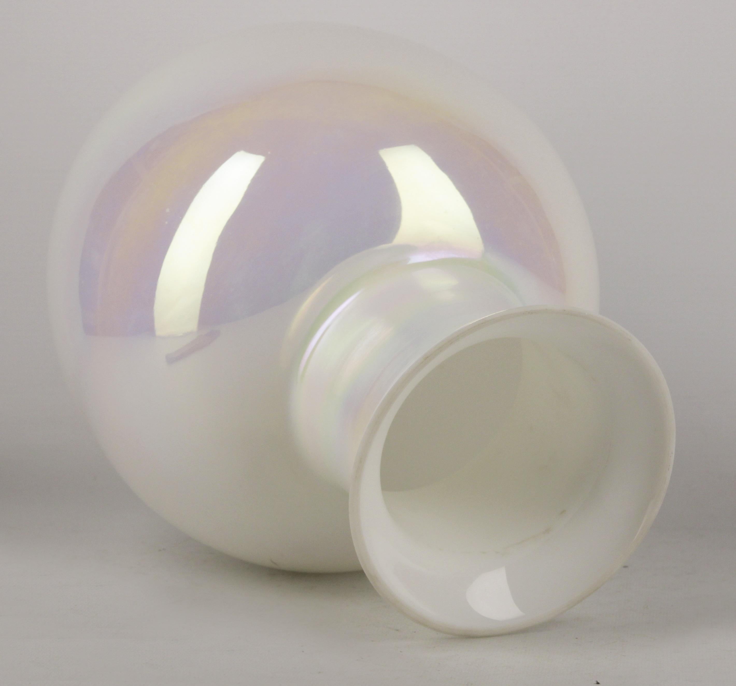 20th Century Bohemian/Boho Italian Glazed Iridescent Opaline Glass Bulbous Vase For Sale 1