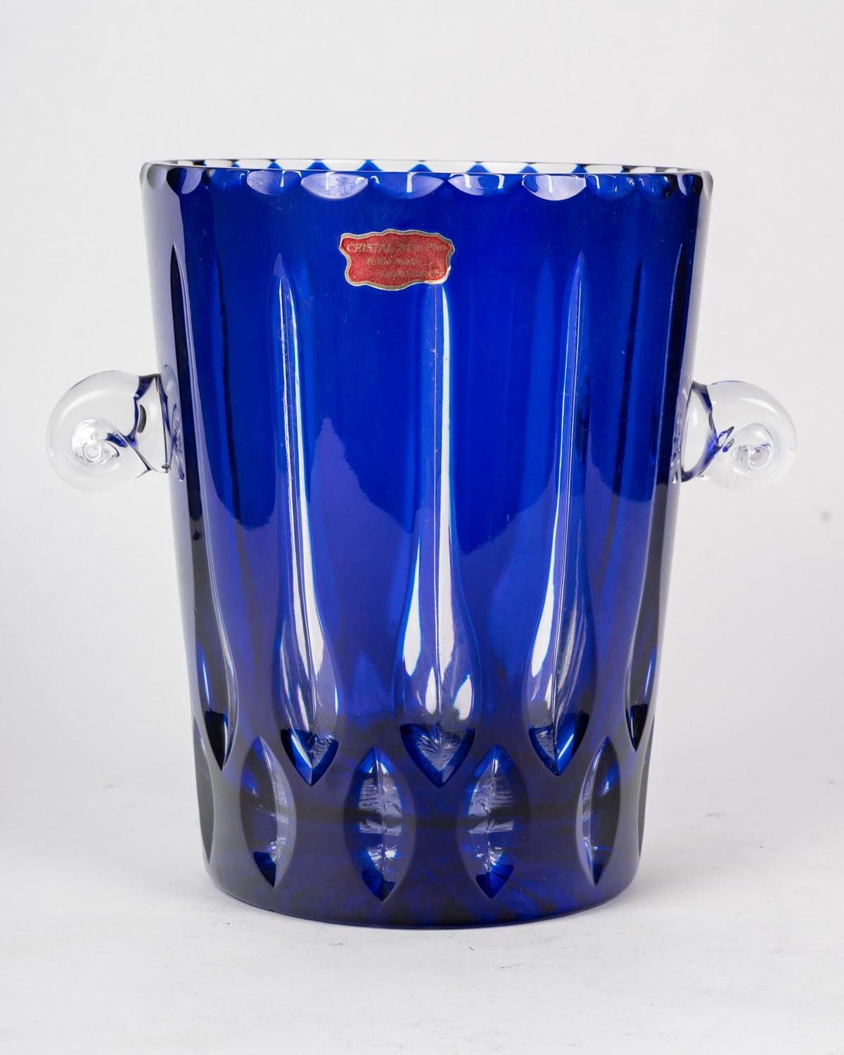 20th century Bohemian crystal ice bucket, Napoleon III style.

20th century Napoleon III style Bohemian crystal ice bucket.
H: 26cm, W: 26cm, D: 20cm