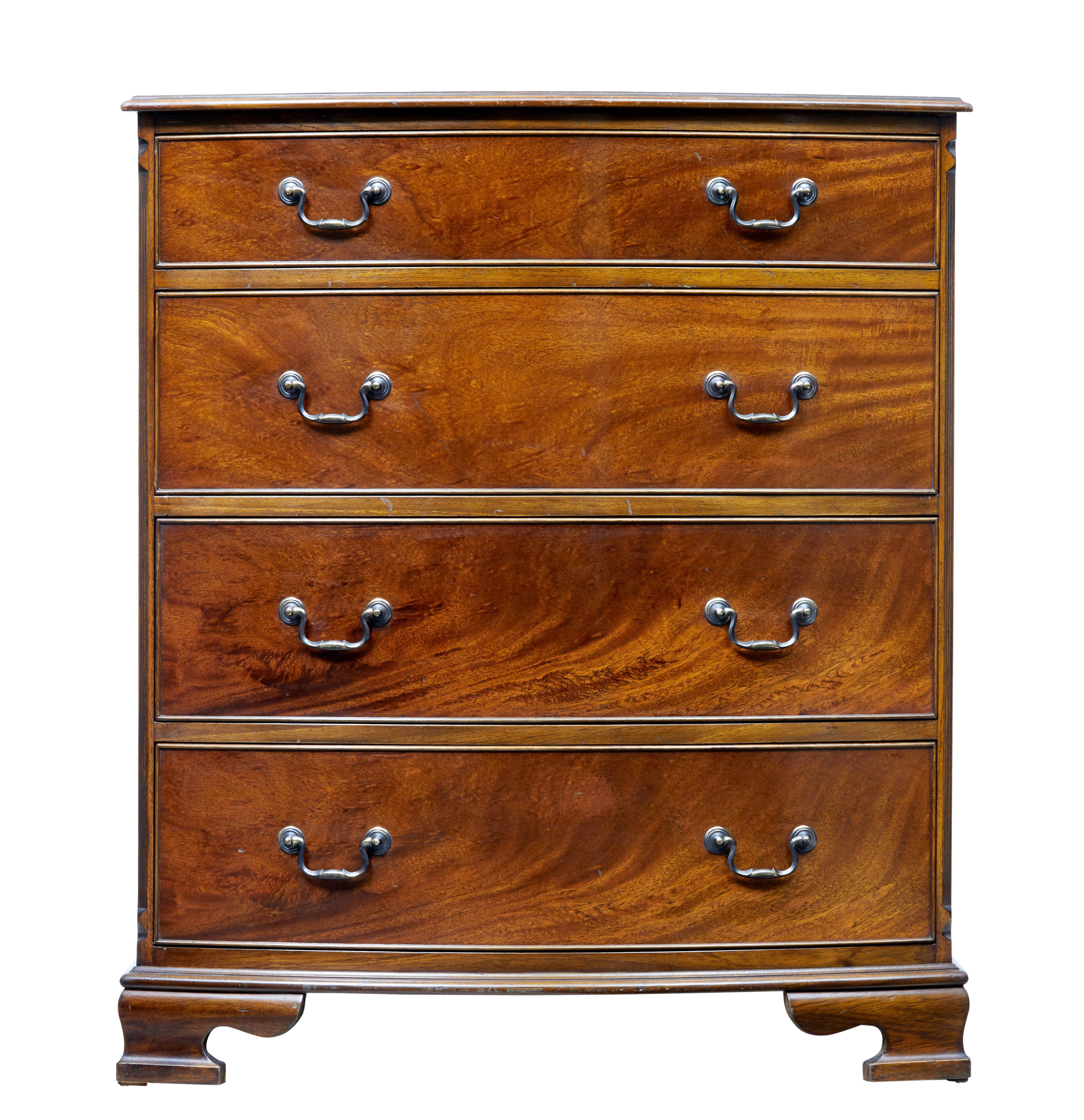 Good quality mahogany chest of drawers by well known English furniture makers Adam Richwood of London.

Copy of a Georgian design, 4 drawers fitted with swan neck handles and cock beading around the edges. Canted corners. Standing on ogee bracket