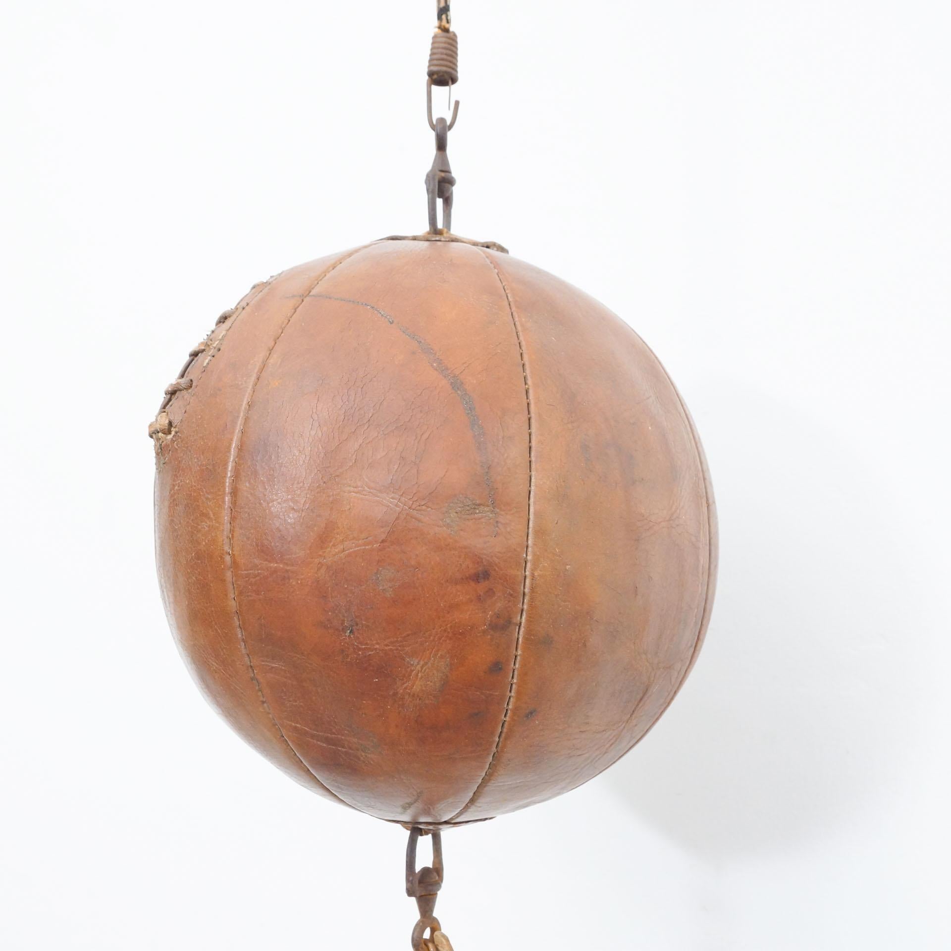 Pelota de boxeo del siglo XX en cuero 4