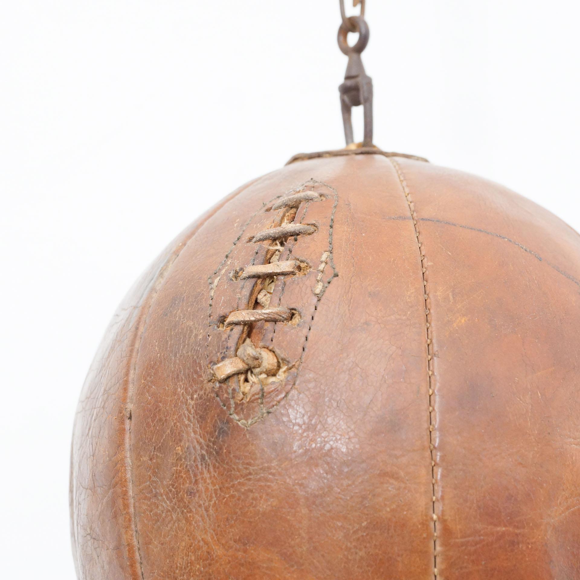 Pelota de boxeo del siglo XX en cuero 1