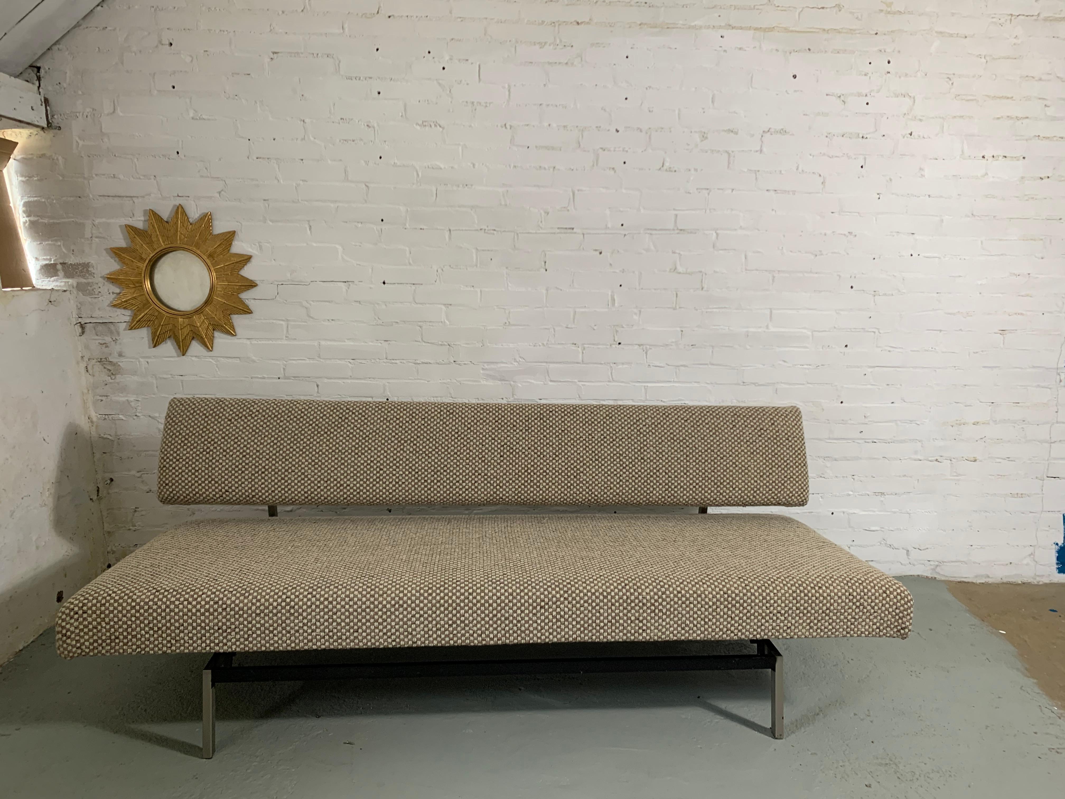 BR03 sofa Martin Visser designed in 1960 and produced by 't Spectrum i Netherlands. Seating can be pulled forward to be used as (day)bed. Original upholstery is in very good condition but on request we can reupholster. Iconic famous item!