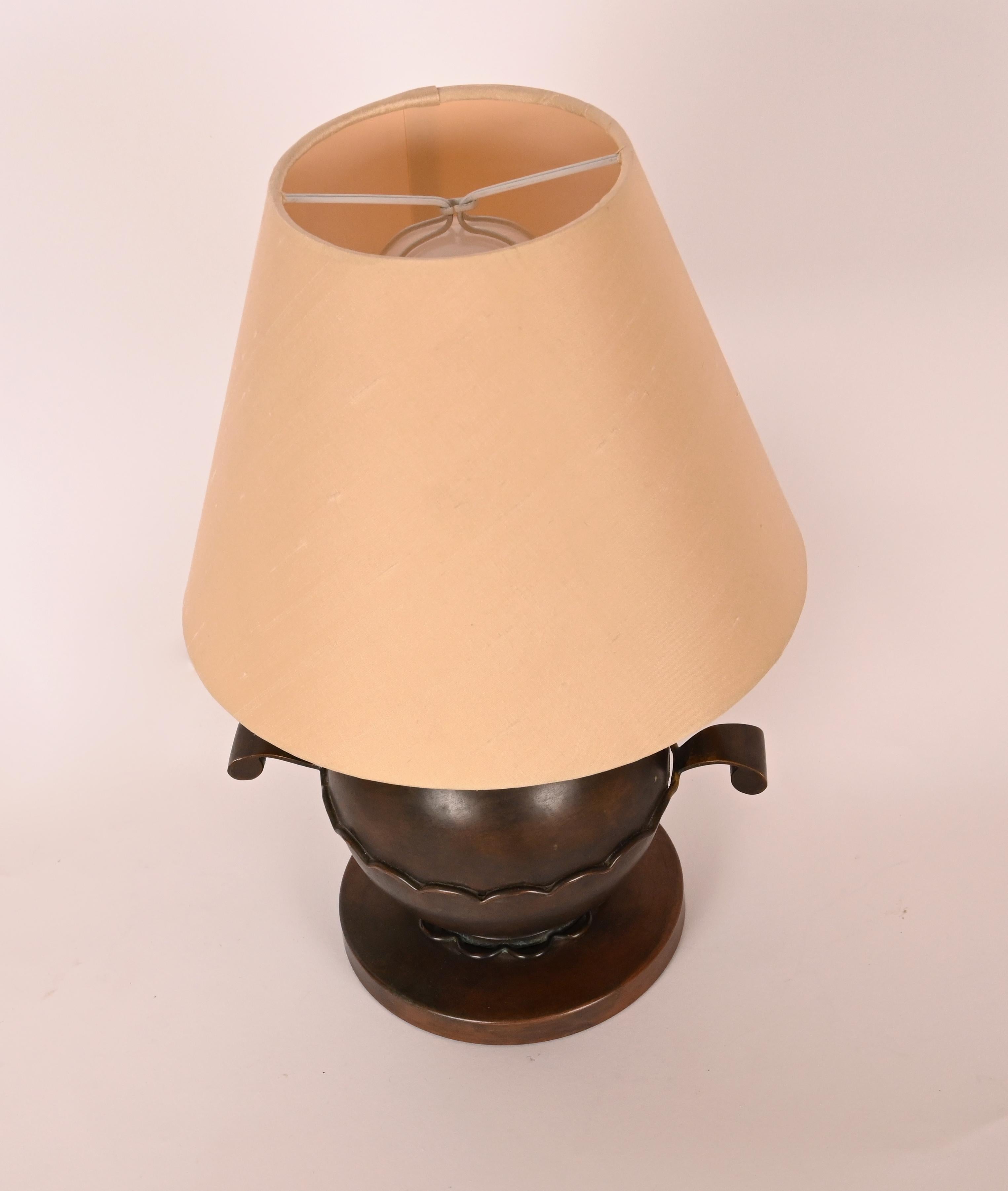 20th Century Brass and Copper Globe Table Lamp In Good Condition For Sale In New York, NY