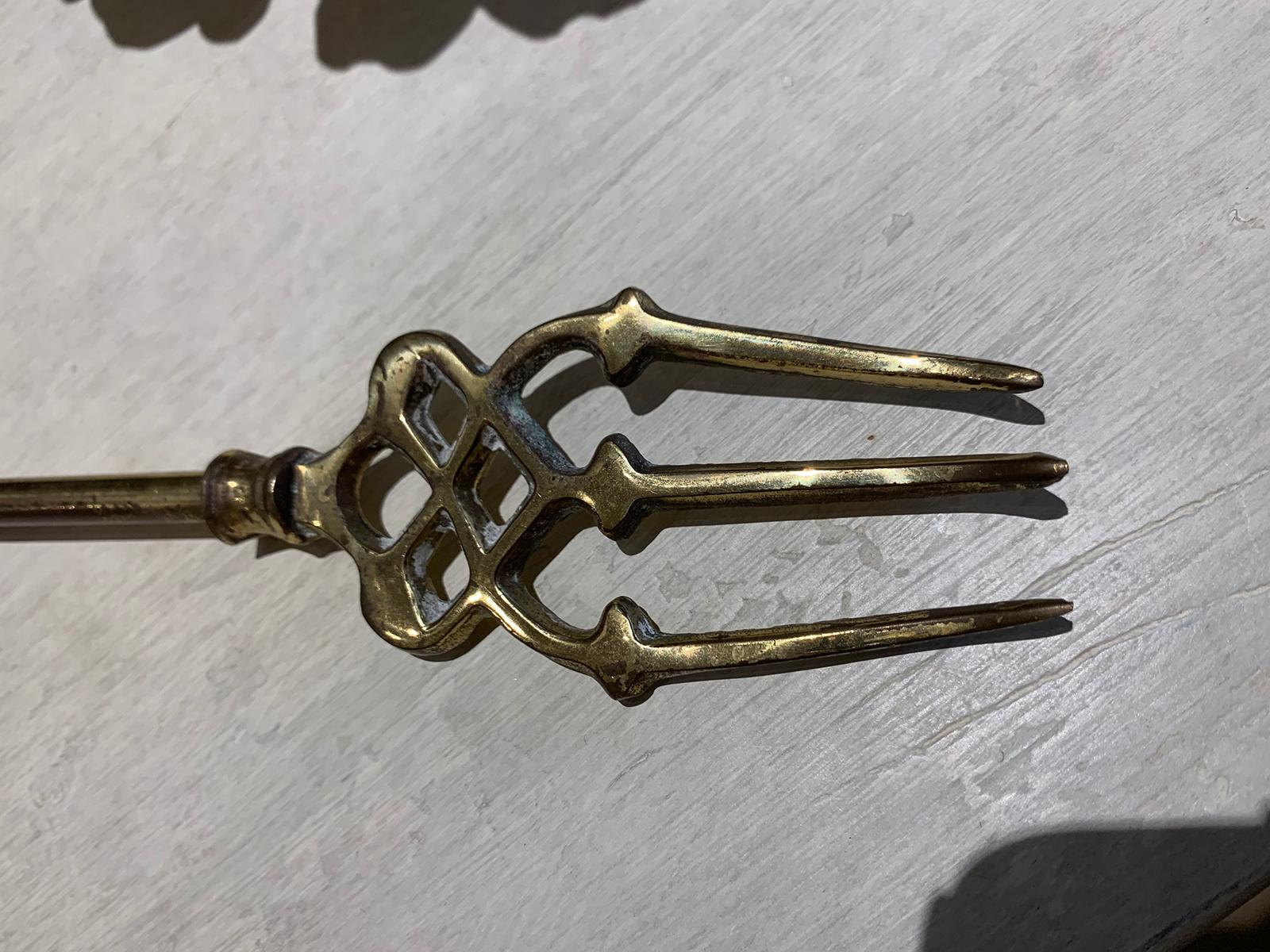 20th Century Brass Fireplace Coal Fork In Good Condition For Sale In Atlanta, GA