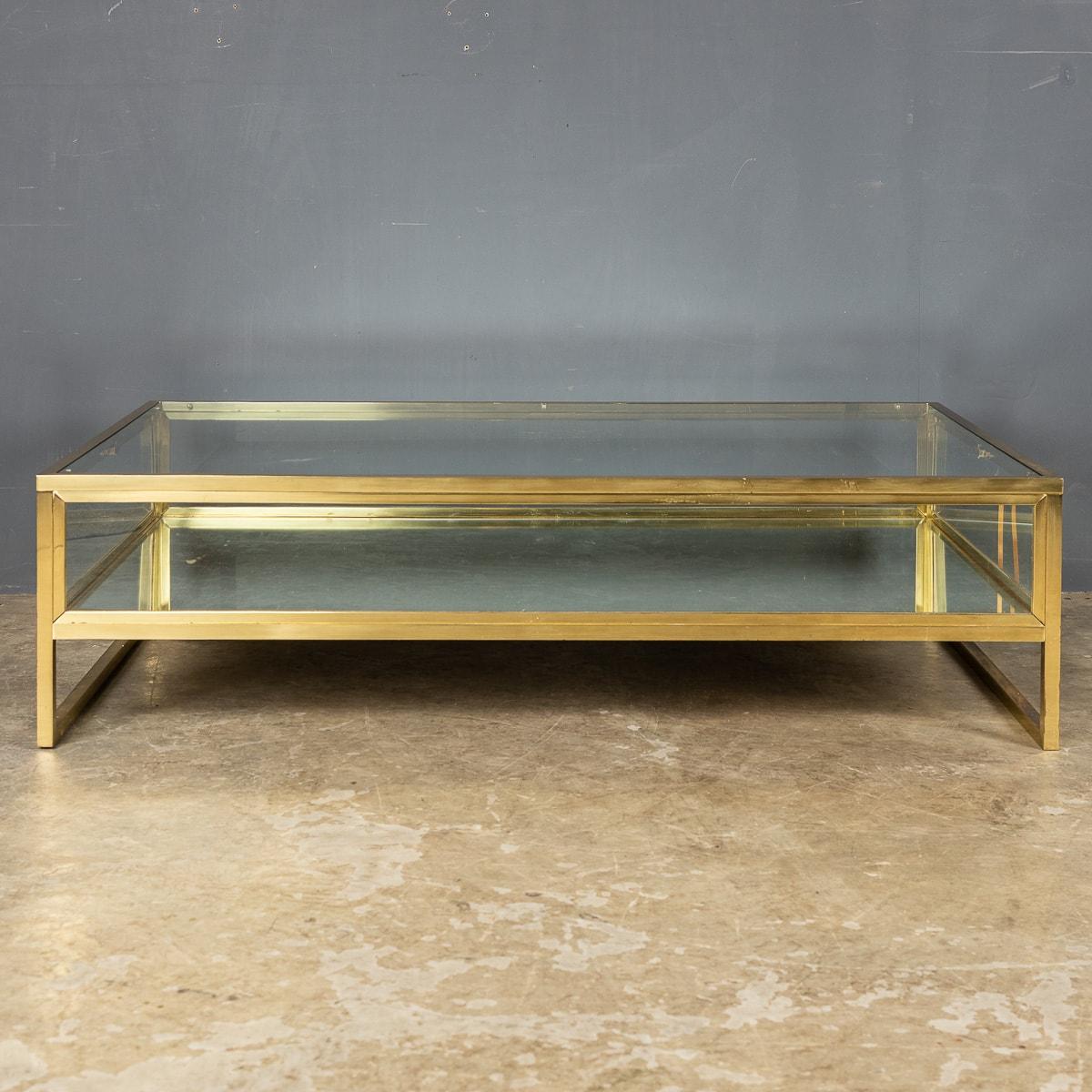 20th Century Brass & Glass Mirrored Vitrine Coffee Table, c.1970 In Good Condition For Sale In Royal Tunbridge Wells, Kent