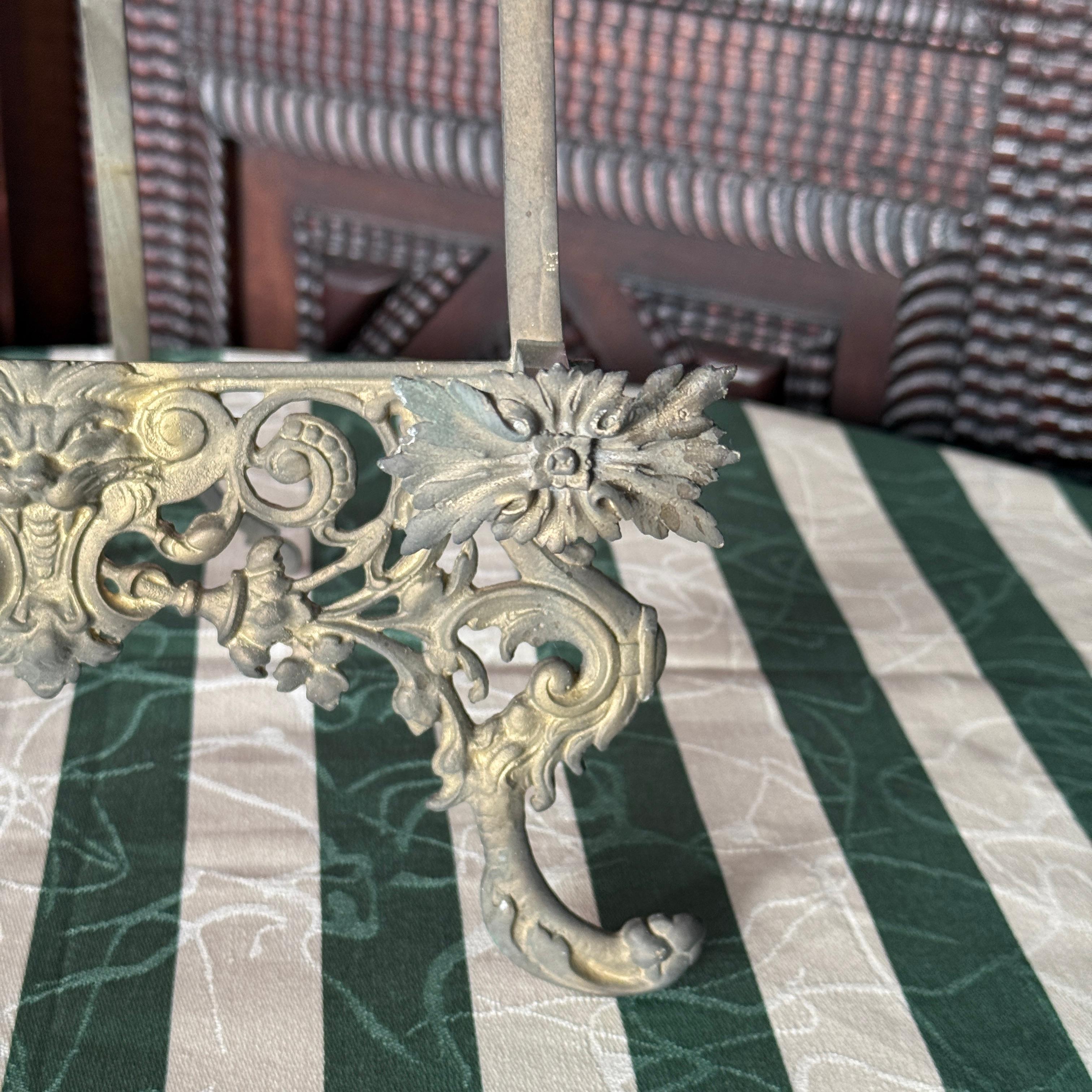Laiton Chevalet de table en laiton du 20e siècle en vente