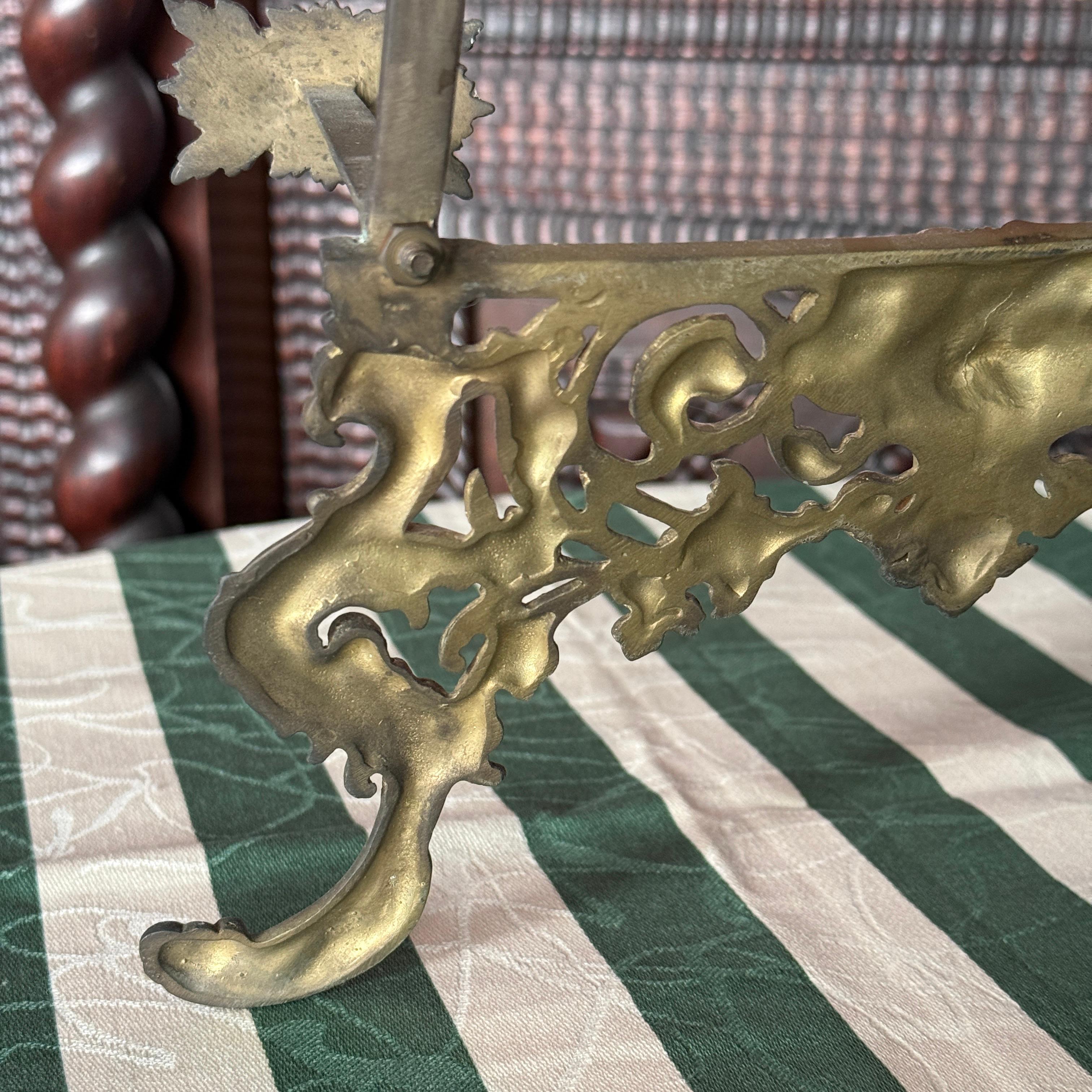 Chevalet de table en laiton du 20e siècle en vente 3