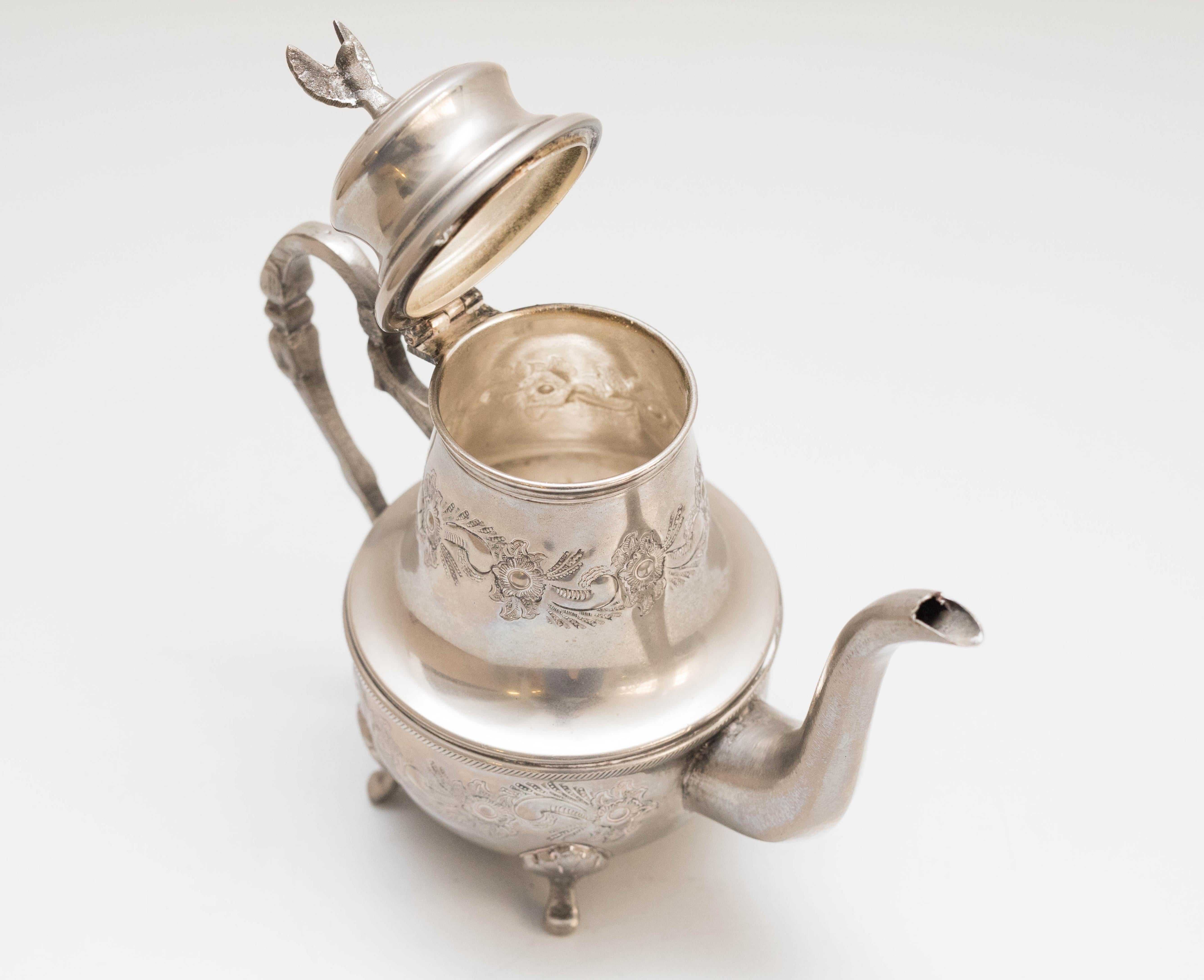 20th Century Brass Teapot  For Sale 6