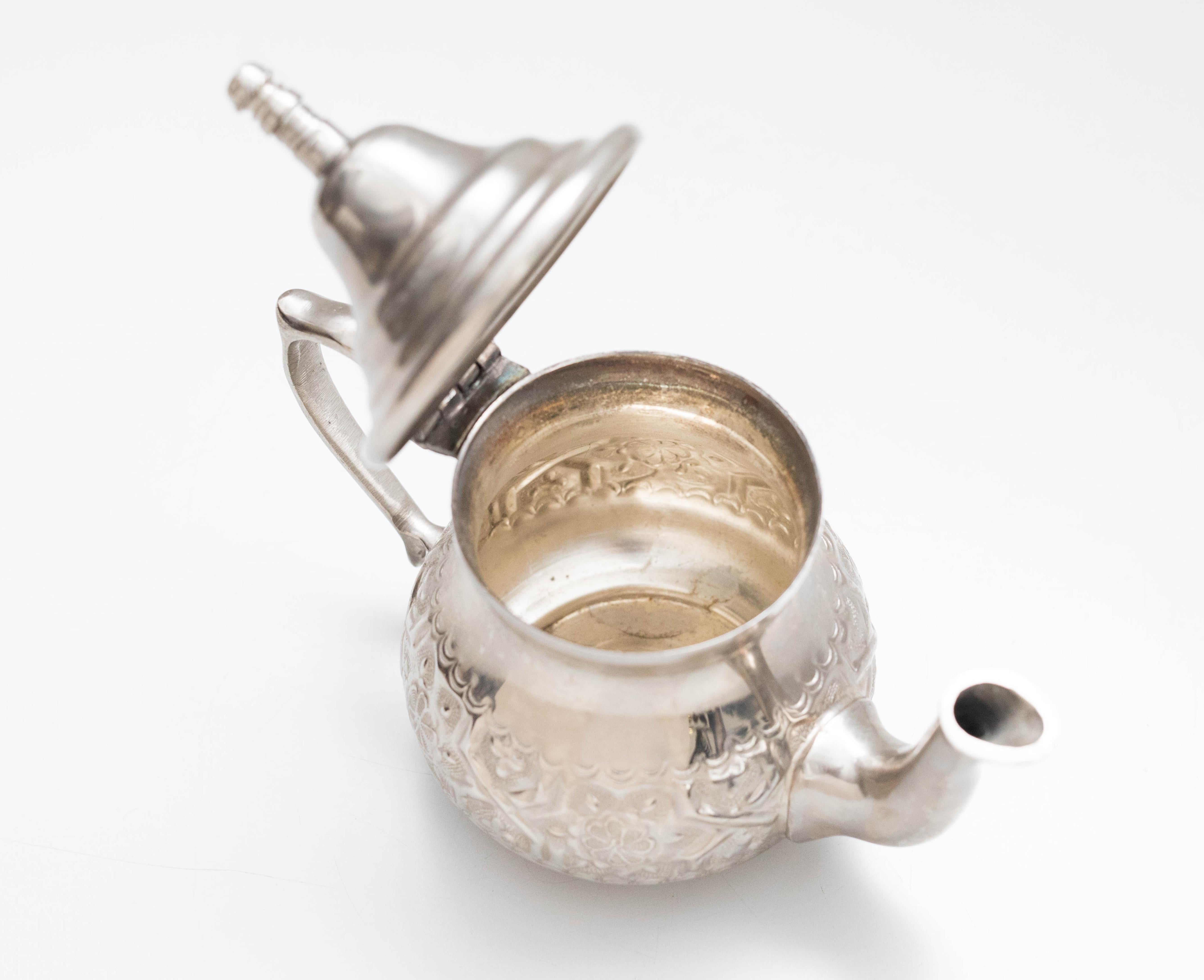 20th Century Brass Teapot For Sale 1