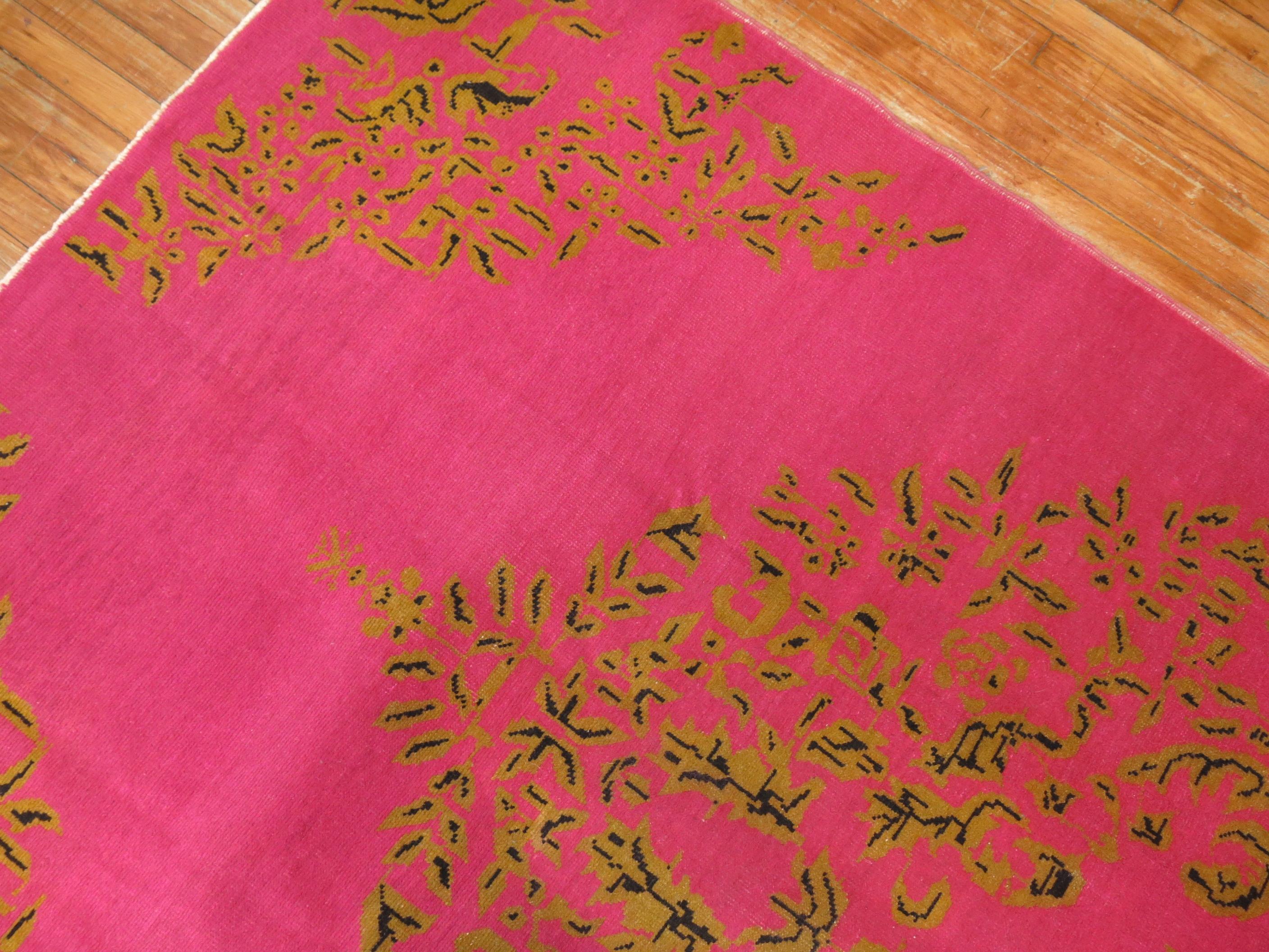 Bohème tapis turc noué à la main du 20e siècle de couleur fuchsia vif en vente