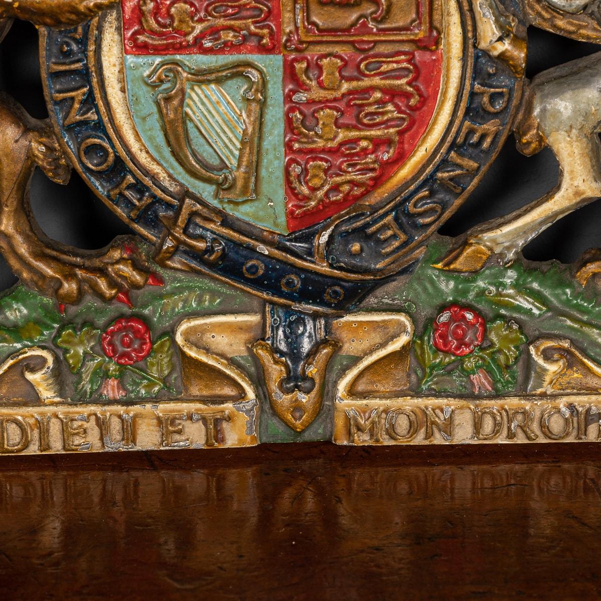 20th Century British Cast Iron & Painted Royal Warrant, c.1960 4
