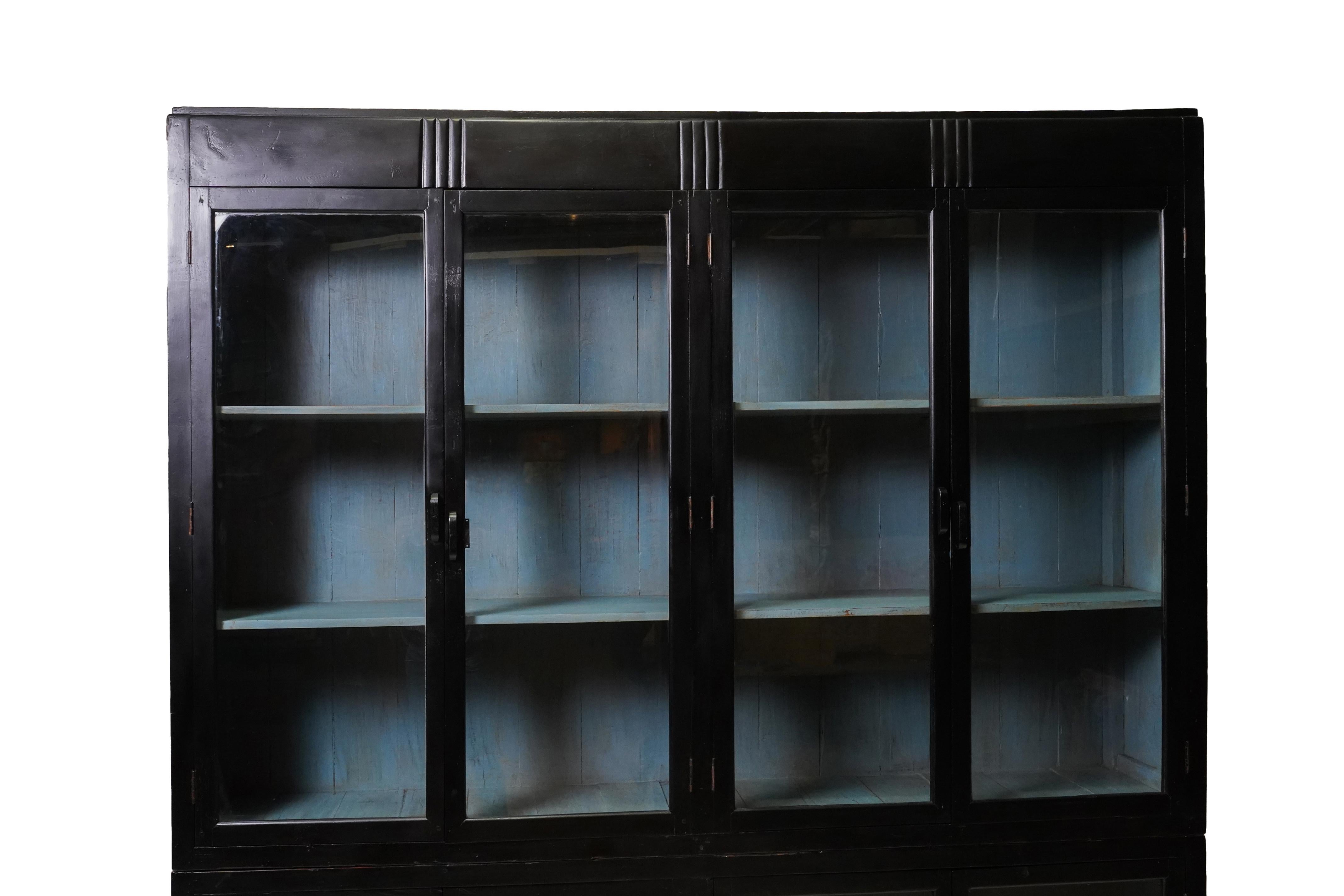 20th Century British Colonial Art Deco Bookcase In Good Condition For Sale In Chicago, IL