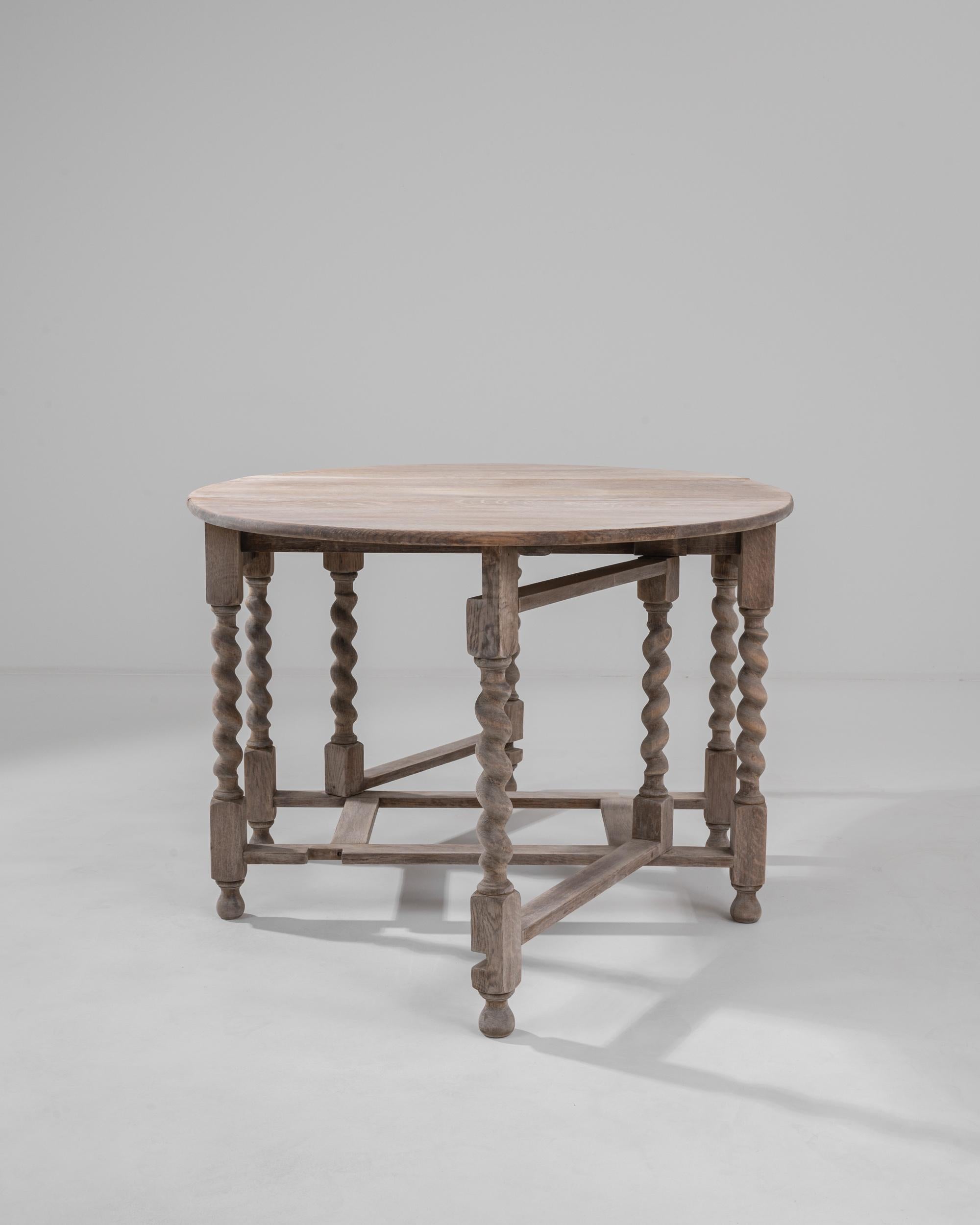 Country 20th Century British Gate Leg Table