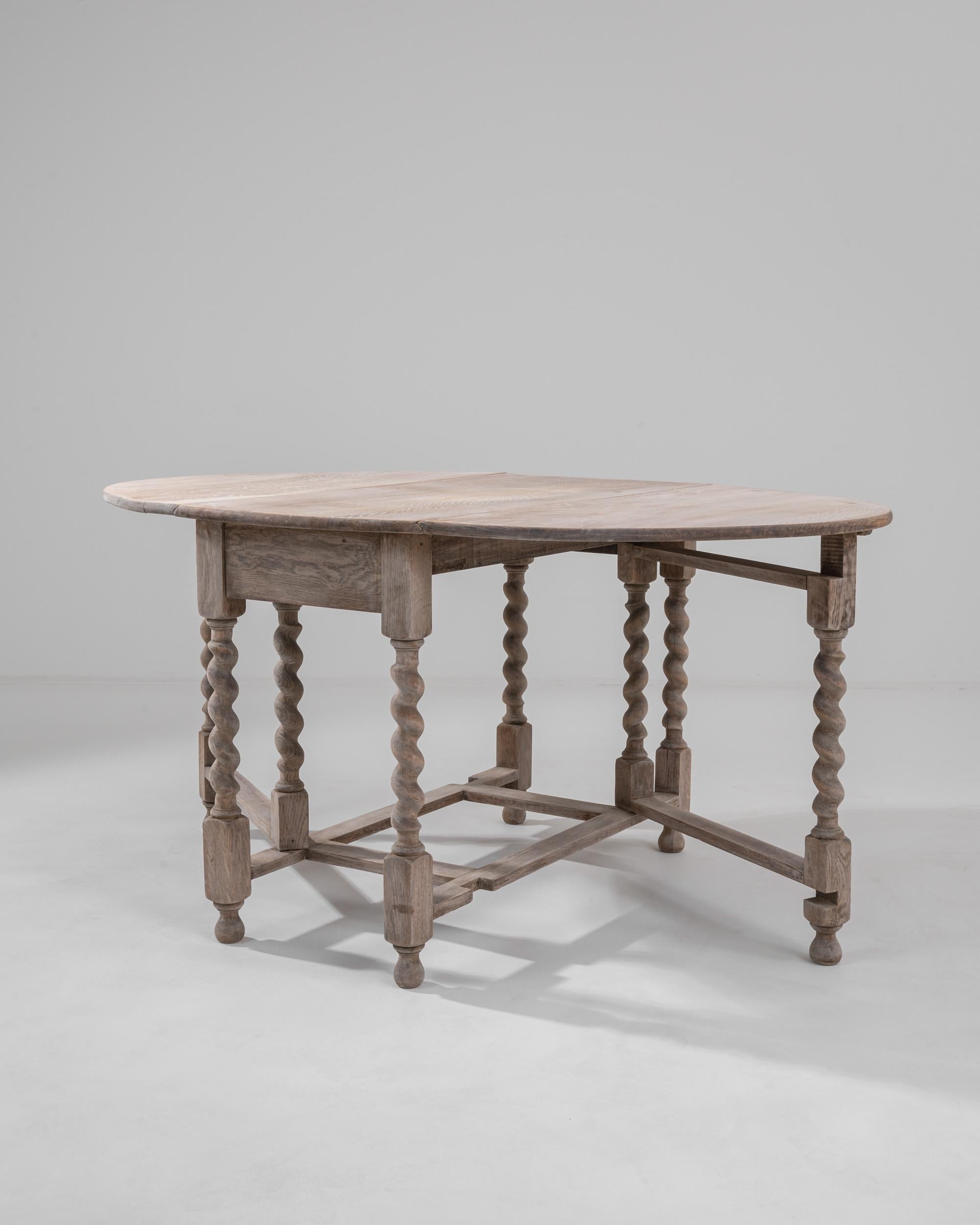 20th Century British Gate Leg Table In Good Condition In High Point, NC