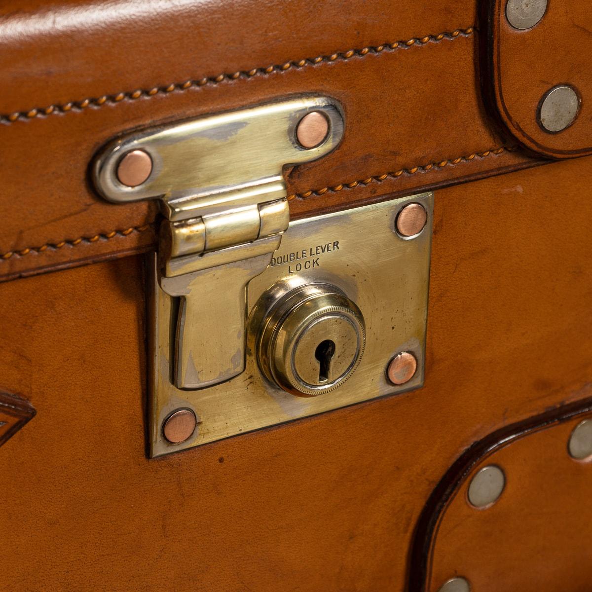 20th Century British Made Bridle Leather Suitcase, c.1910 For Sale 12