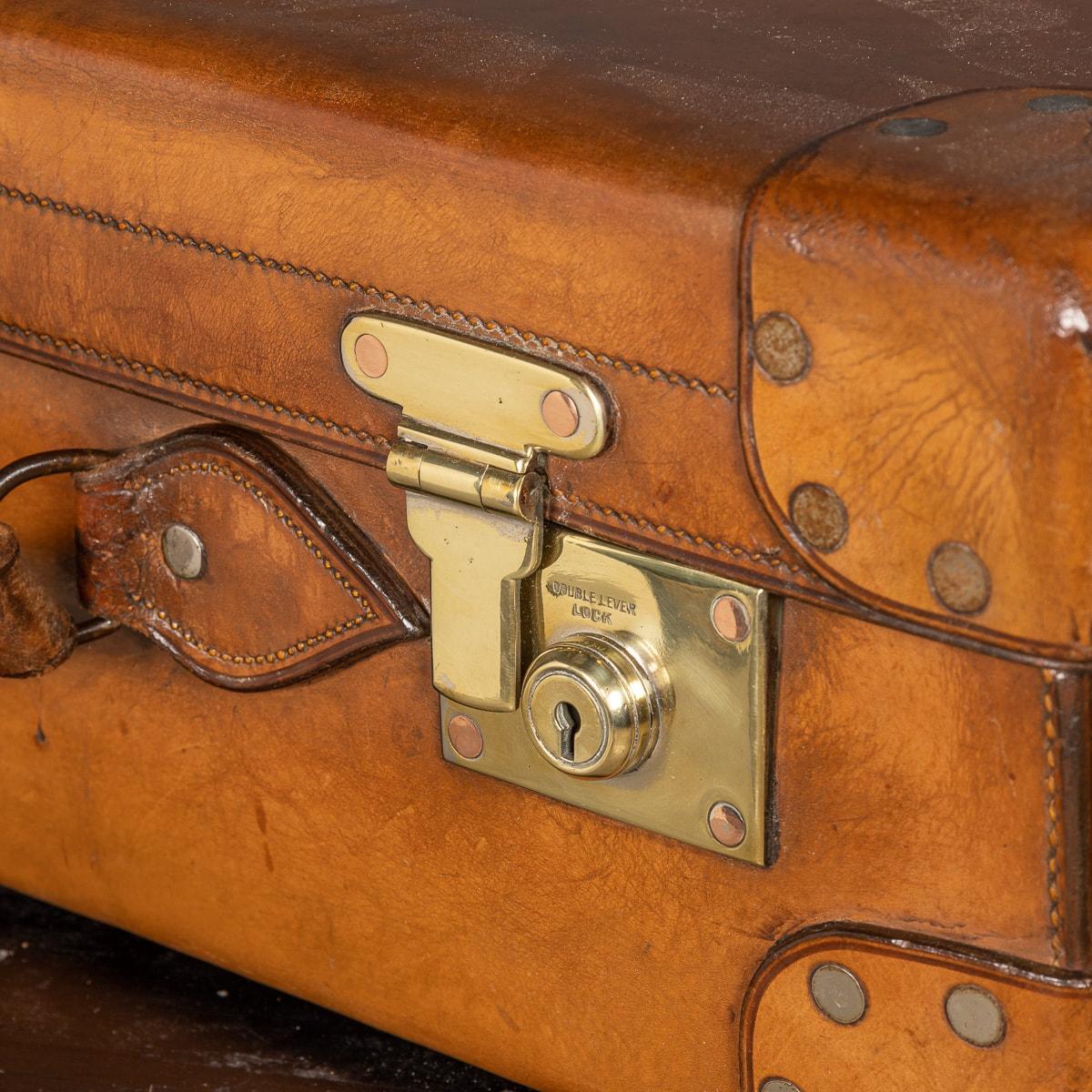 20th Century British Made Bridle Leather Suitcase, c.1910 For Sale 14