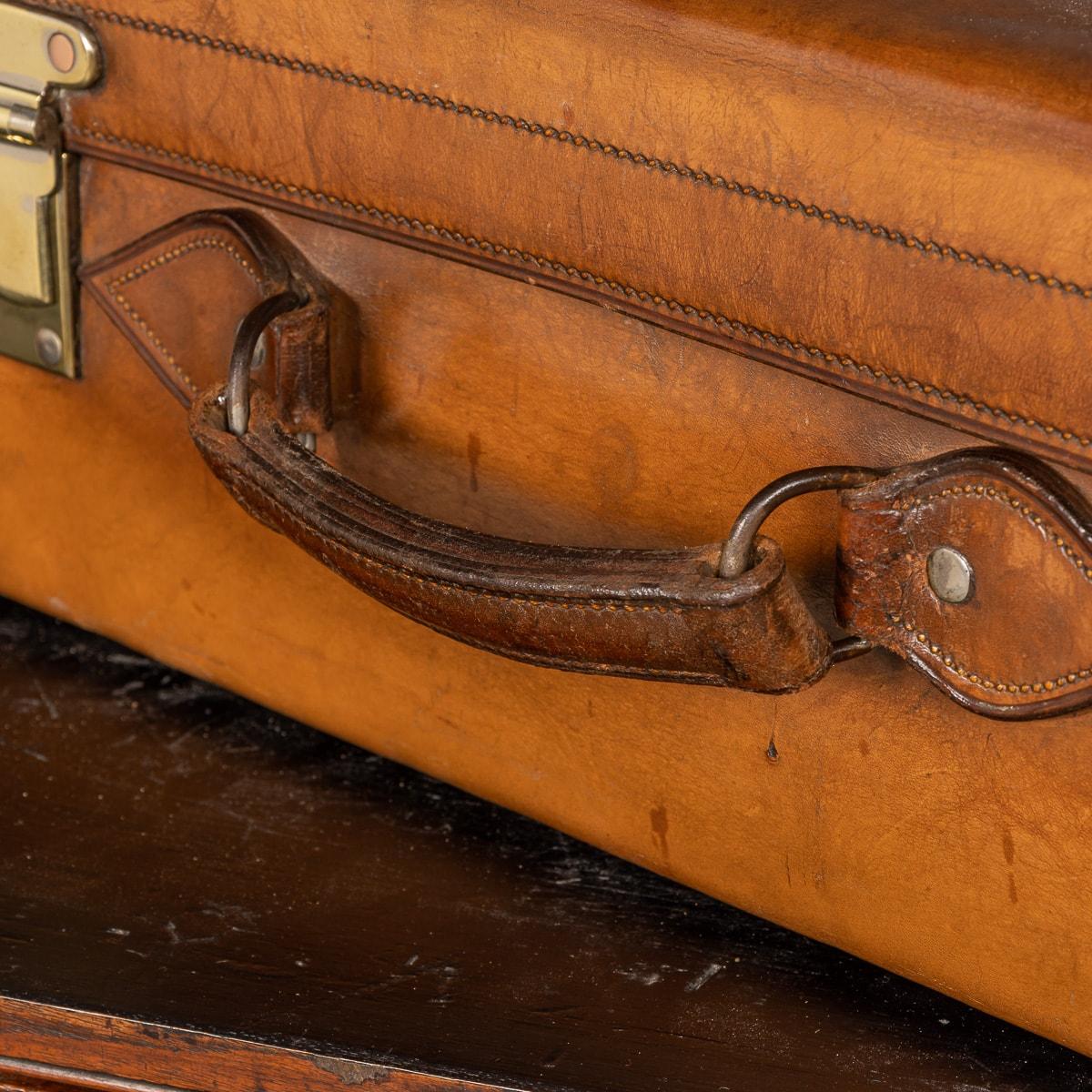 20th Century British Made Bridle Leather Suitcase, c.1910 For Sale 15
