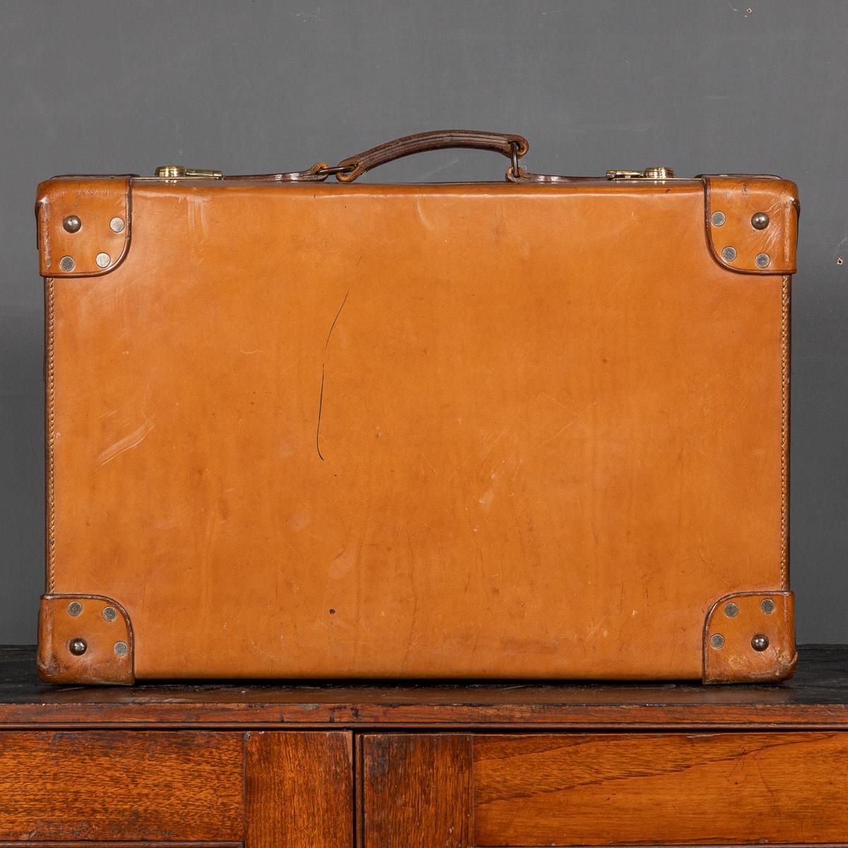 20th Century British Made Bridle Leather Suitcase, c.1910 For Sale 3