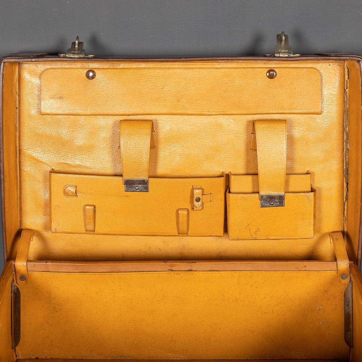 20th Century British Made Bridle Leather Suitcase, c.1910 For Sale 6