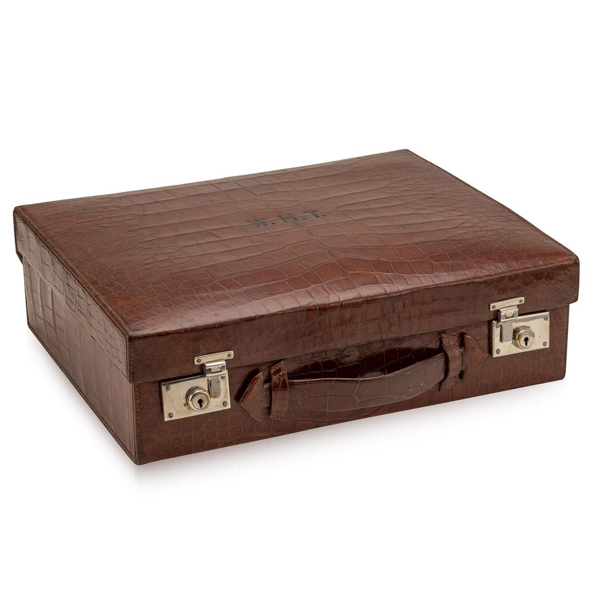 20th Century British Made Crocodile Travel Overnight Vanity Case, c.1900 In Good Condition For Sale In Royal Tunbridge Wells, Kent