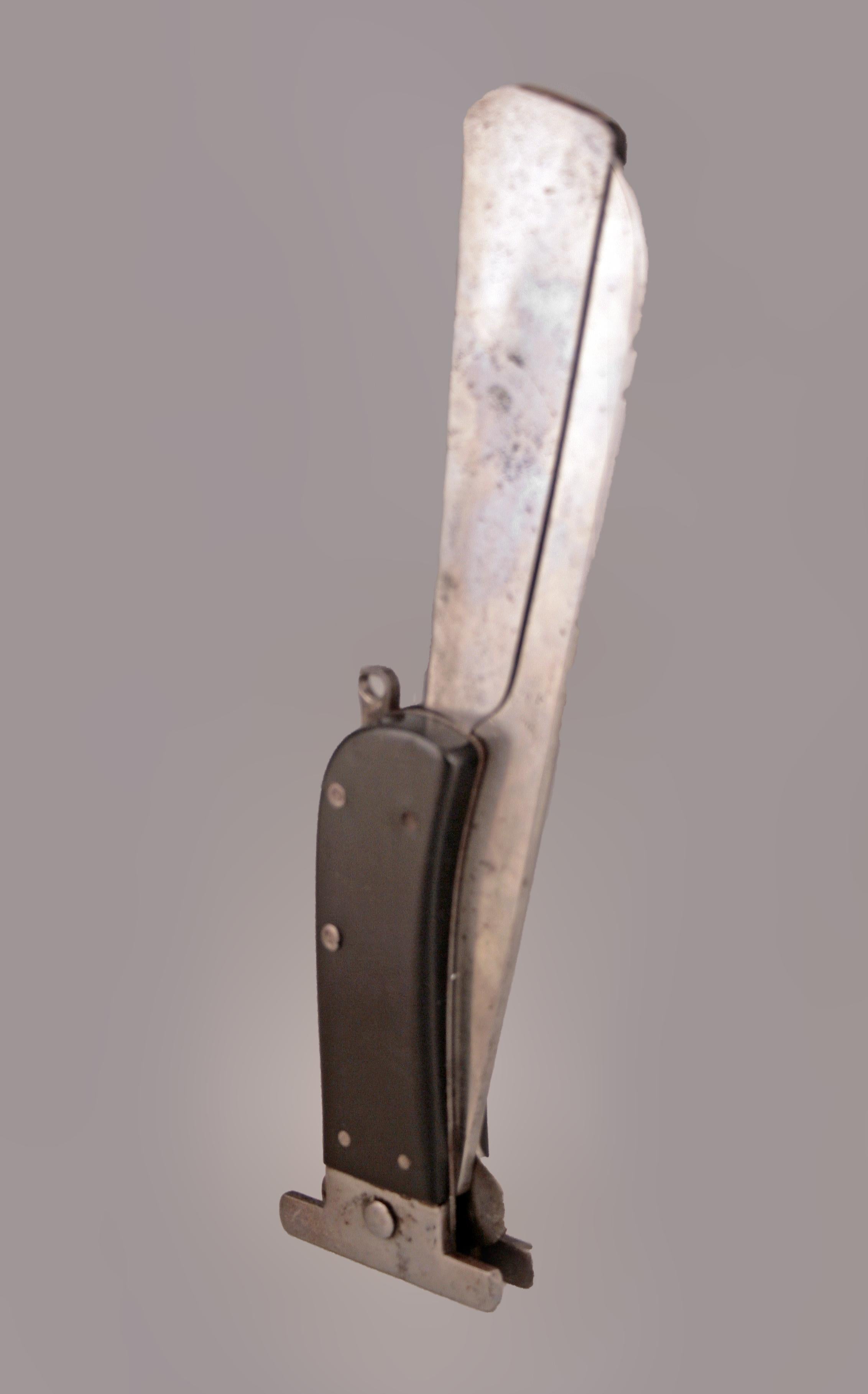 20th C. British Military Folding Steel Blade Machete/Sword by Joseph Westby & Co For Sale 2